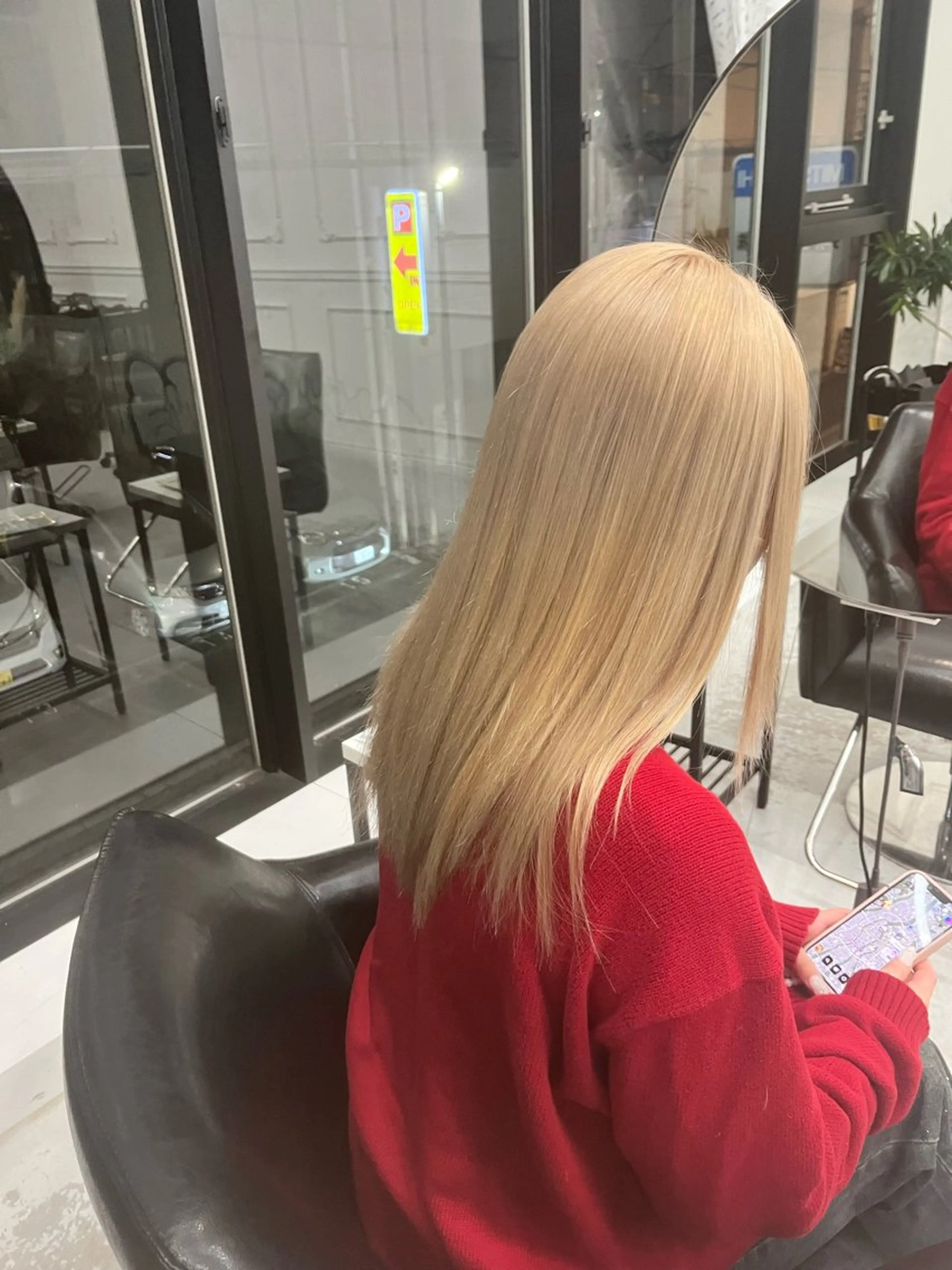 ロング ヘアカラー MaisonHALU さくらのヘアスタイル