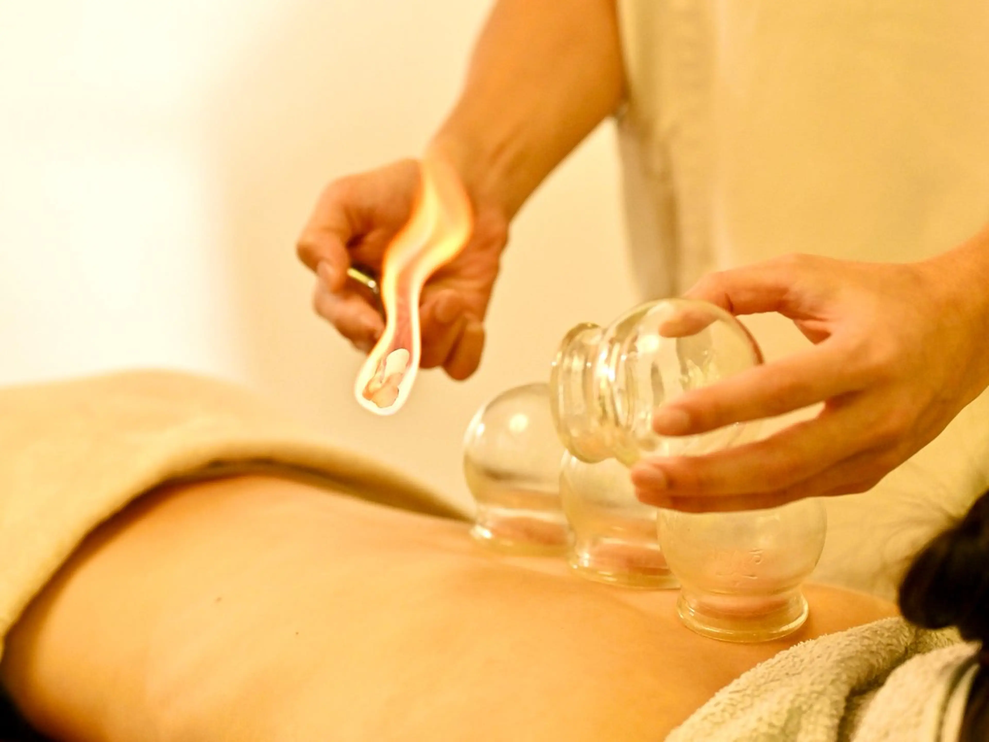 【肩こり/腰痛/冷え/自律神経乱れ】吸玉デトックス+全身マッサージ40分の写真