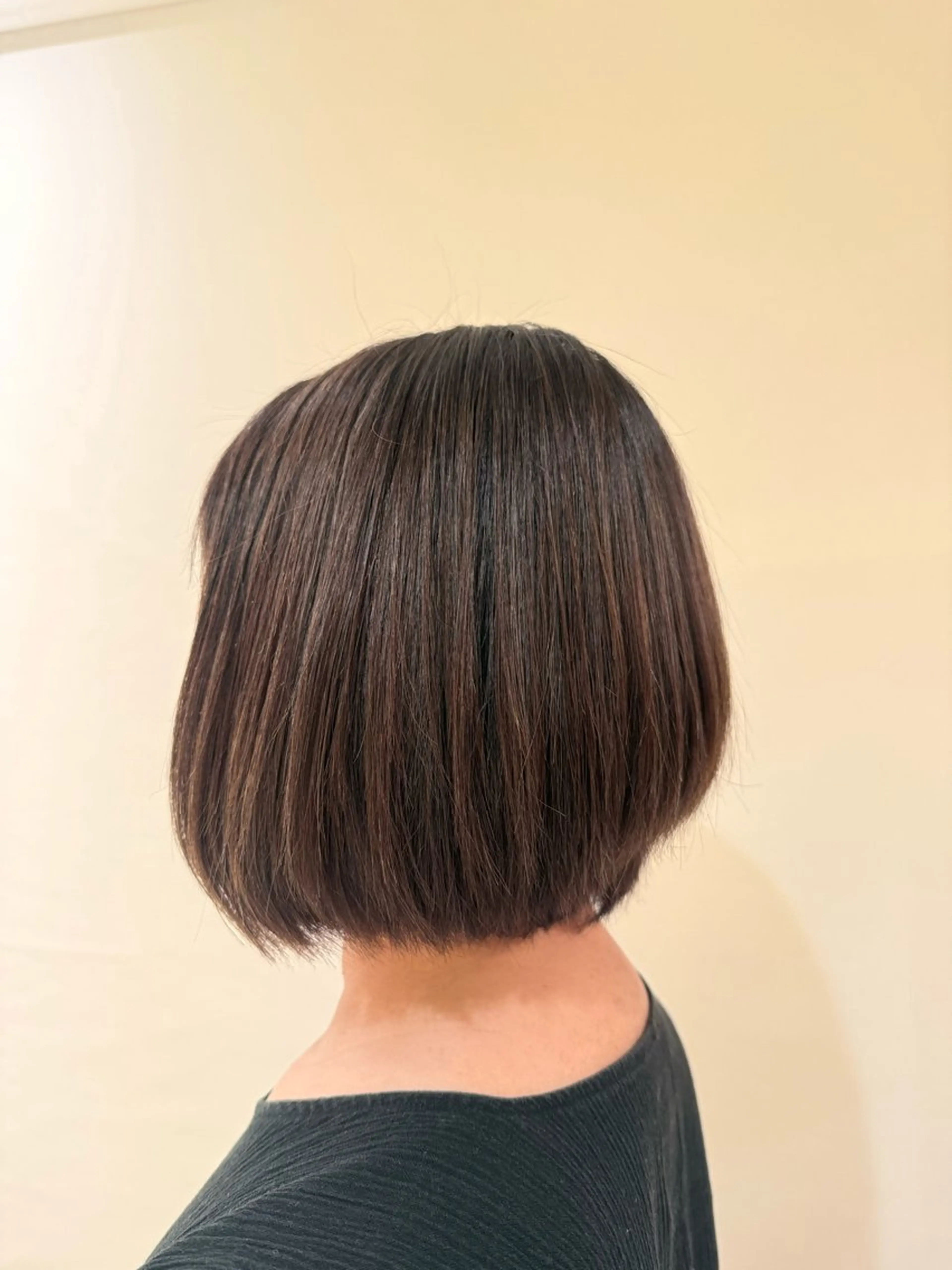 ミディアム 新井 珠季のヘアスタイル