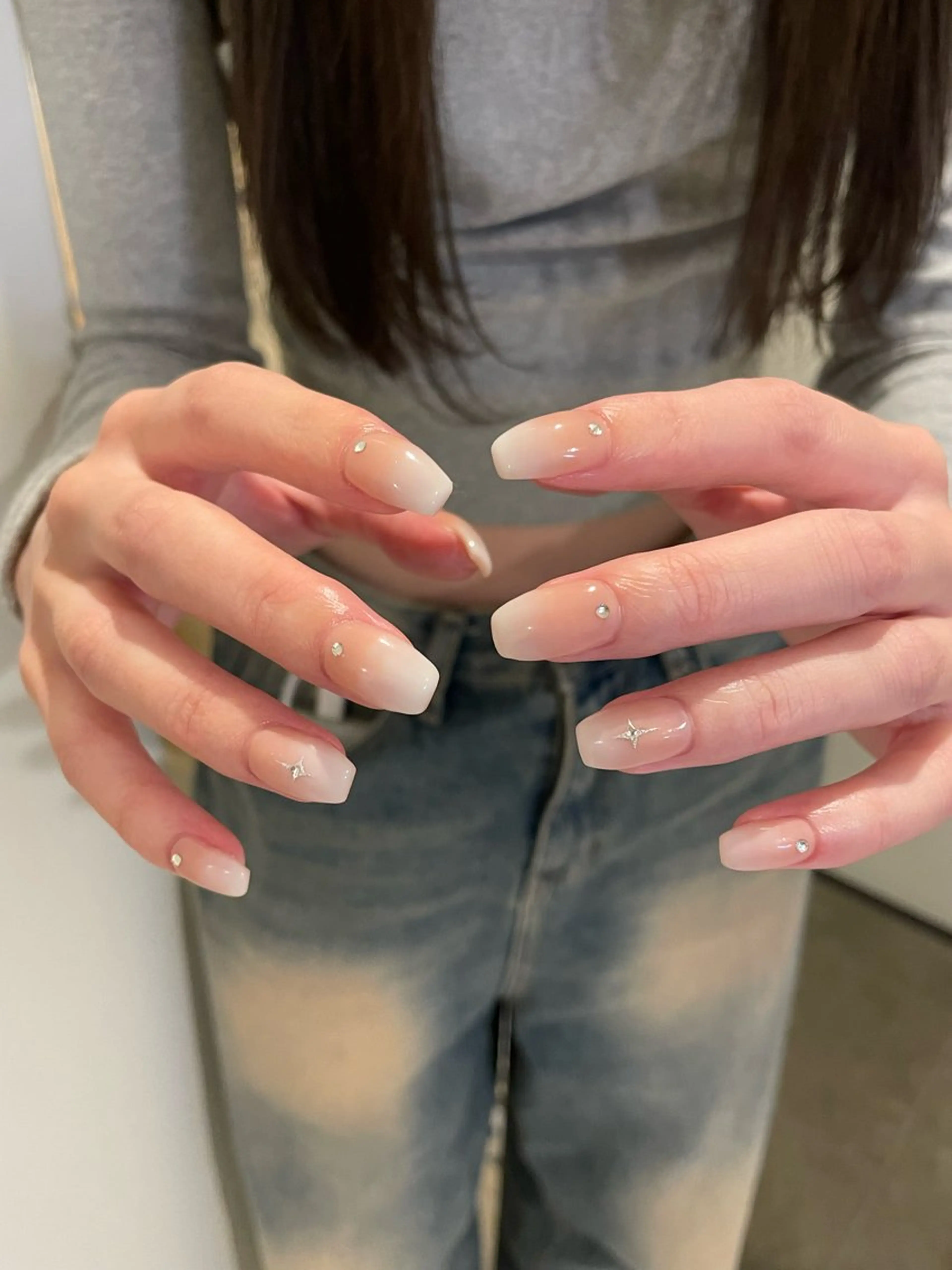 ネイル ホワイト Elle. RIONのネイルデザイン