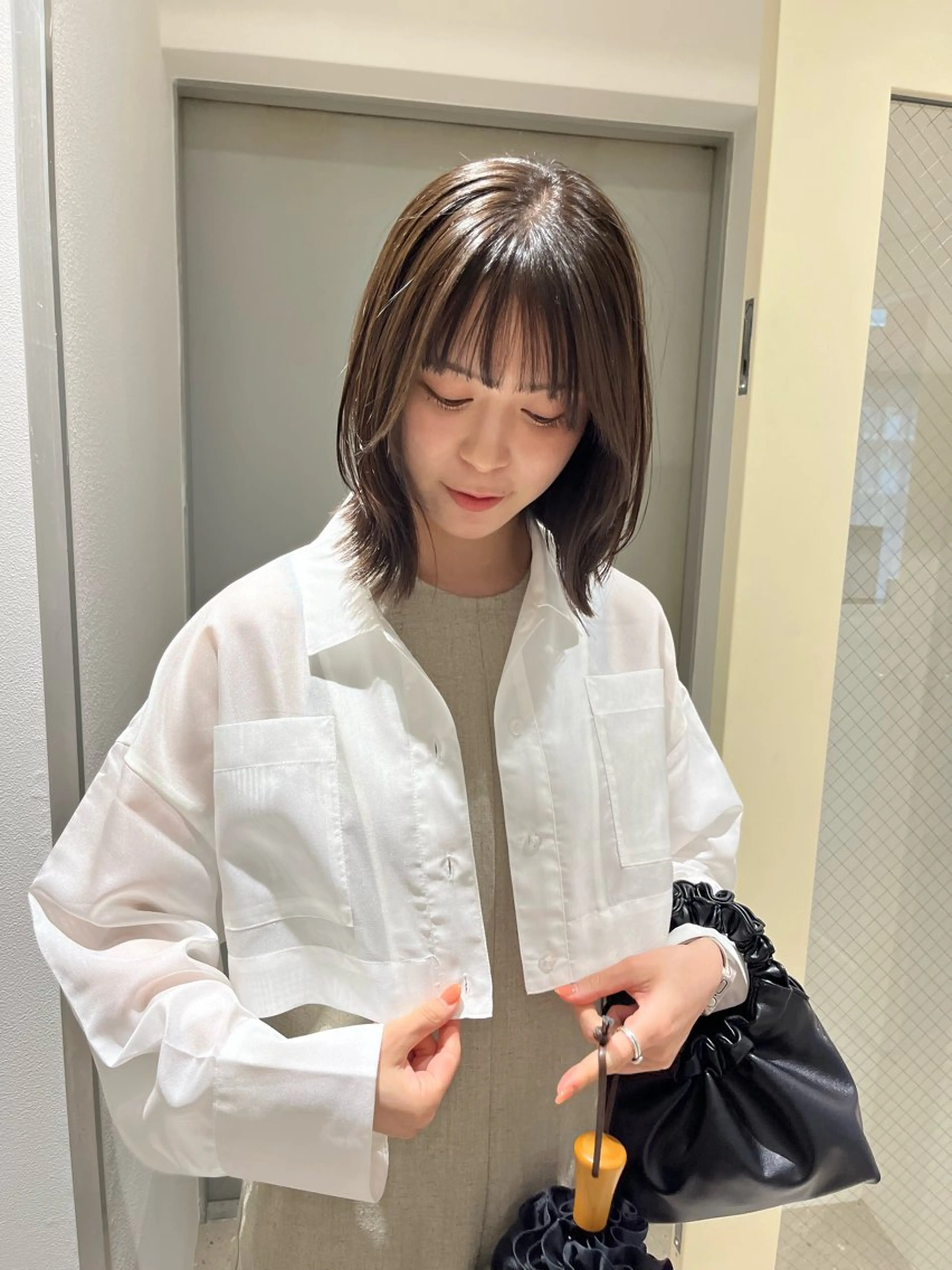 ミディアム カラー 阪本 桃のヘアスタイル