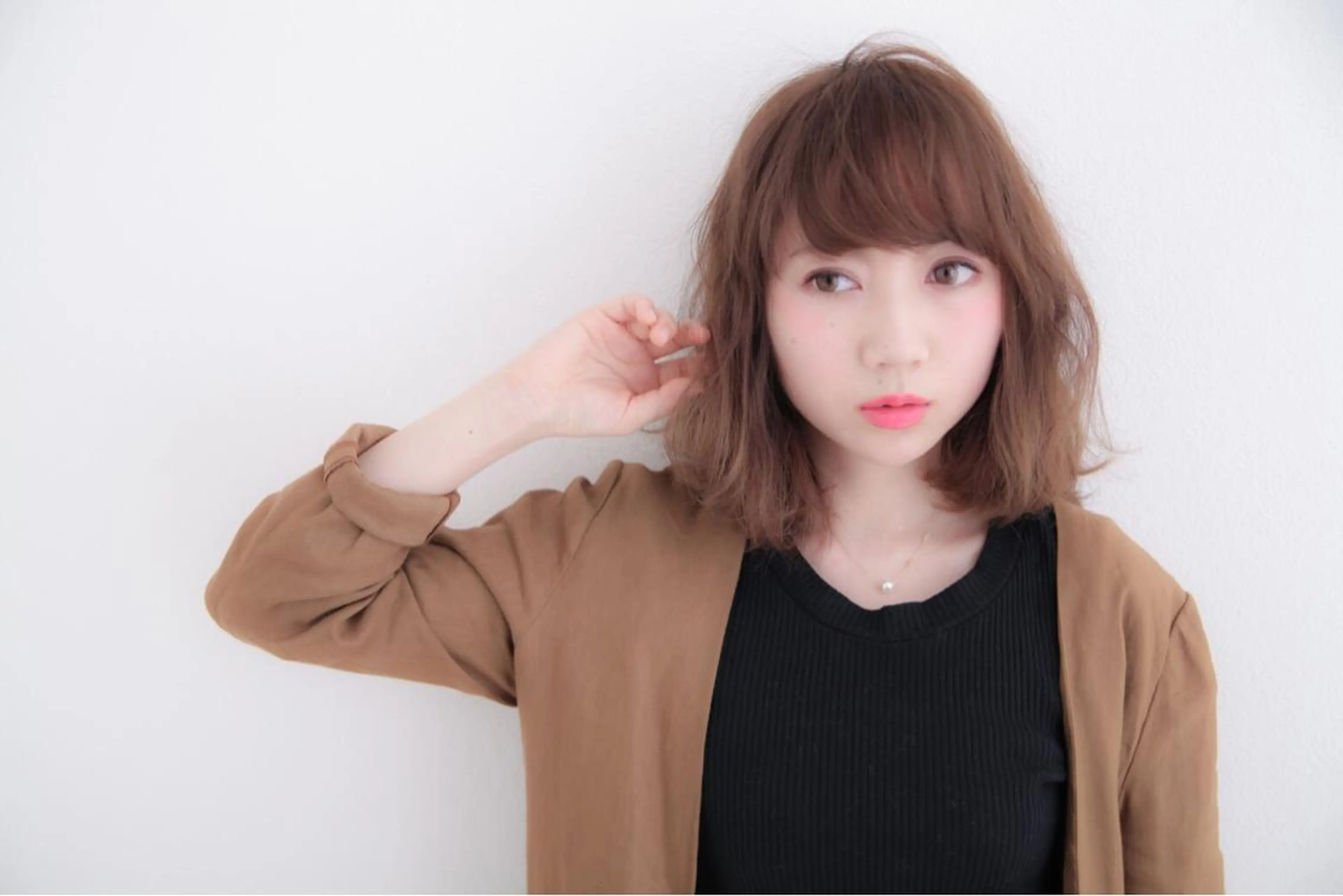 ミディアム カット ヘアカラー 岸川 恭子のヘアスタイル