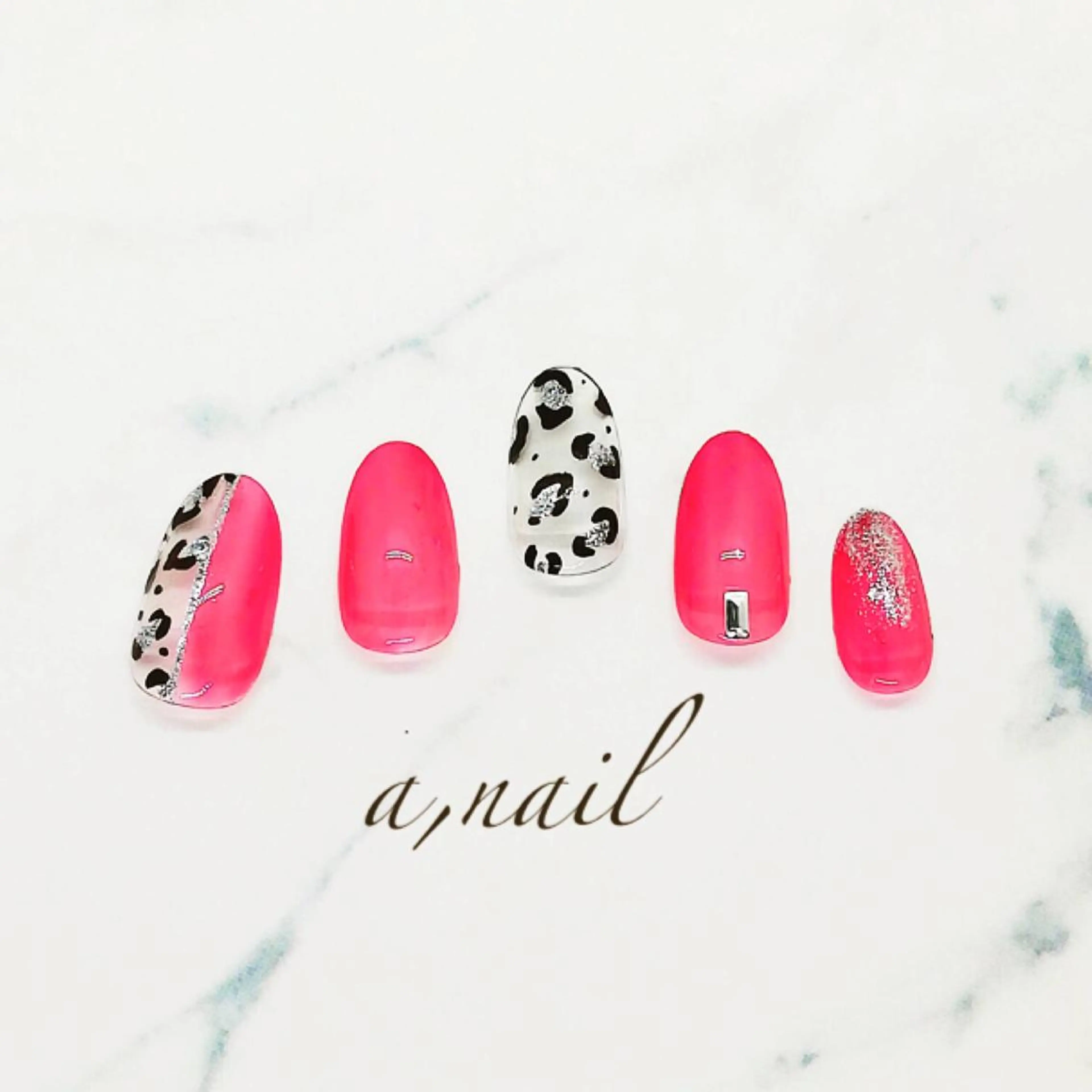 ネイル フットネイル ラメ(グリッター) ニュアンスネイル オフィスネイル ワンカラーネイル ハンドネイル ネイルサロン エーネイルのネイルデザイン