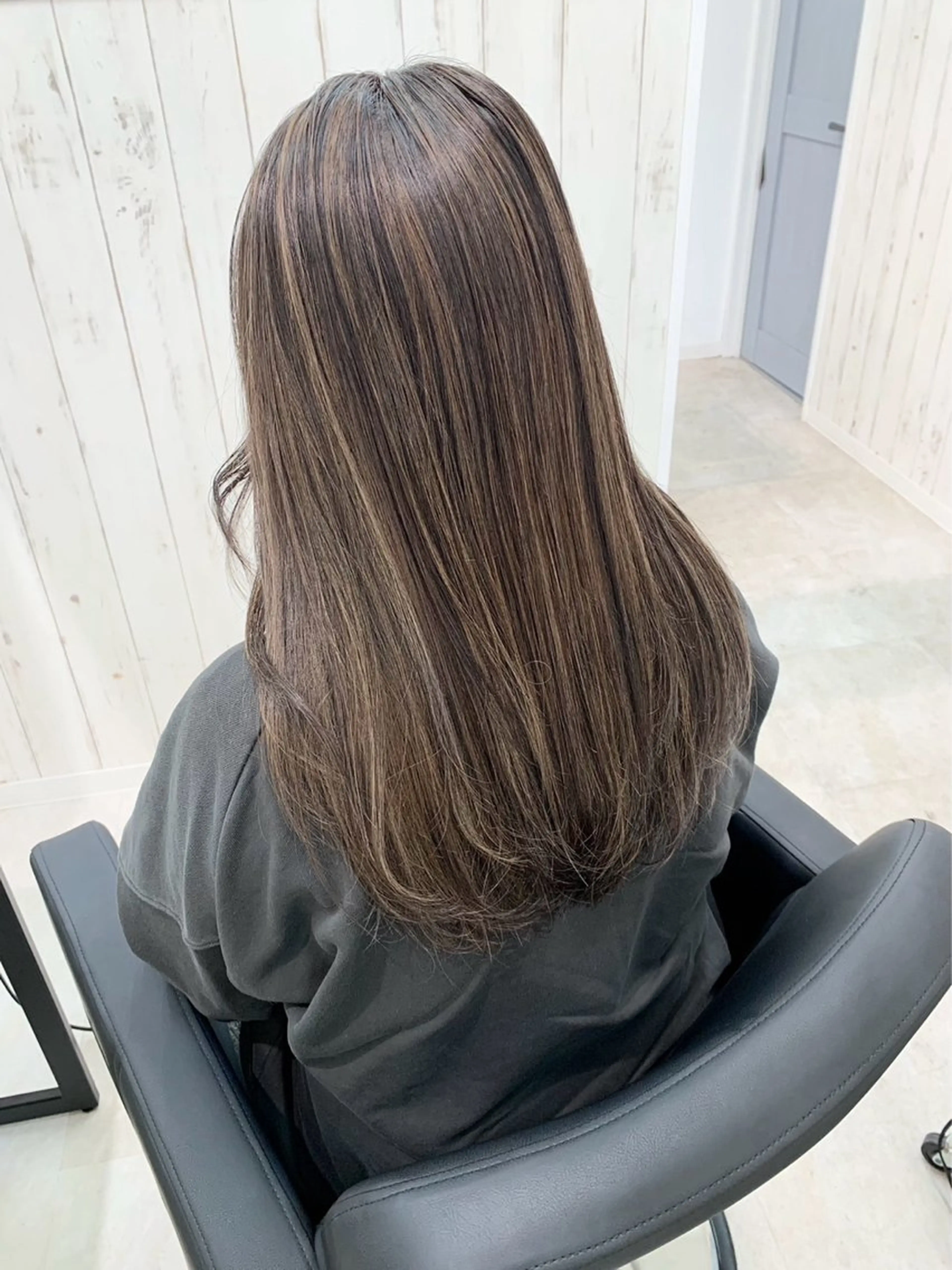 ロング カラー ヘアカラー 天野 真依子のヘアスタイル