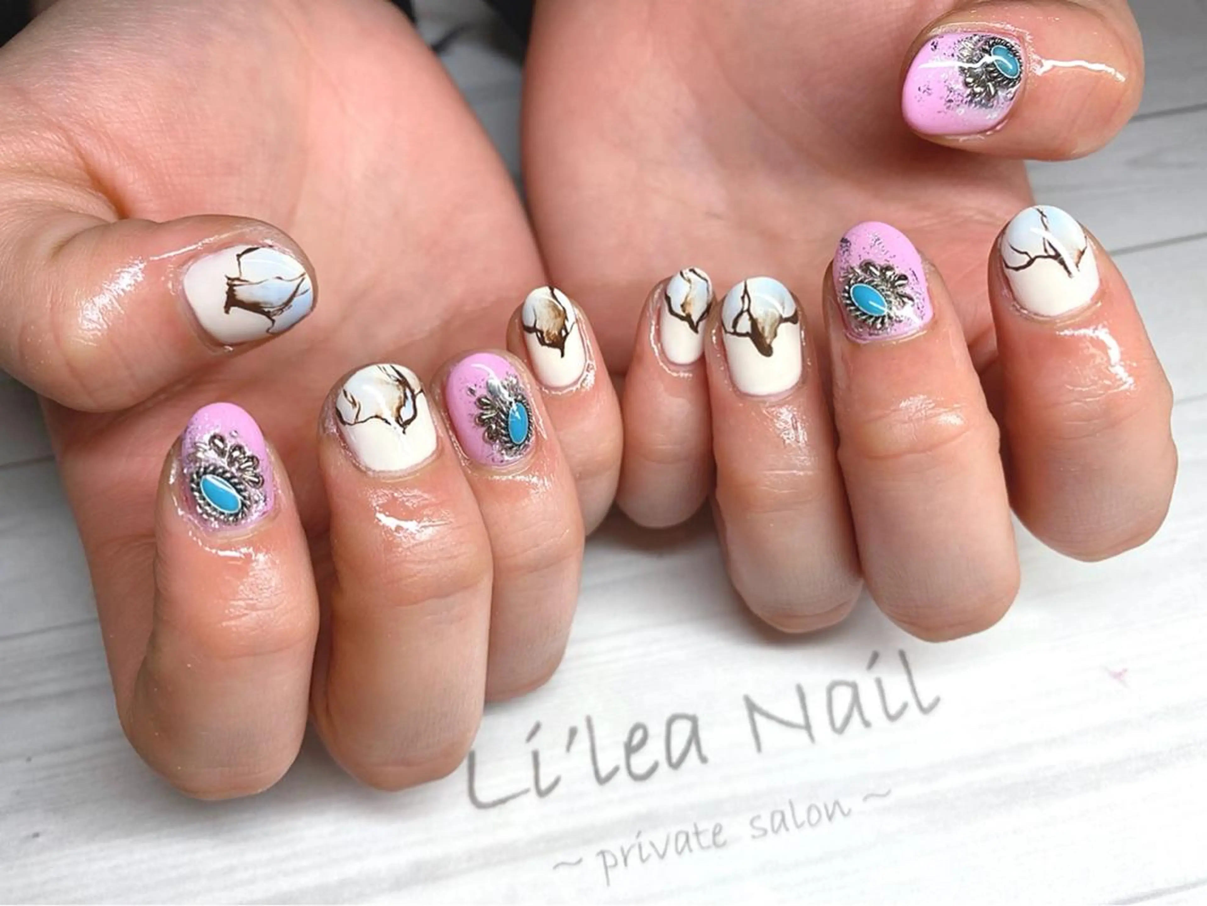 ネイル Li'leaNail AINAのネイルデザイン