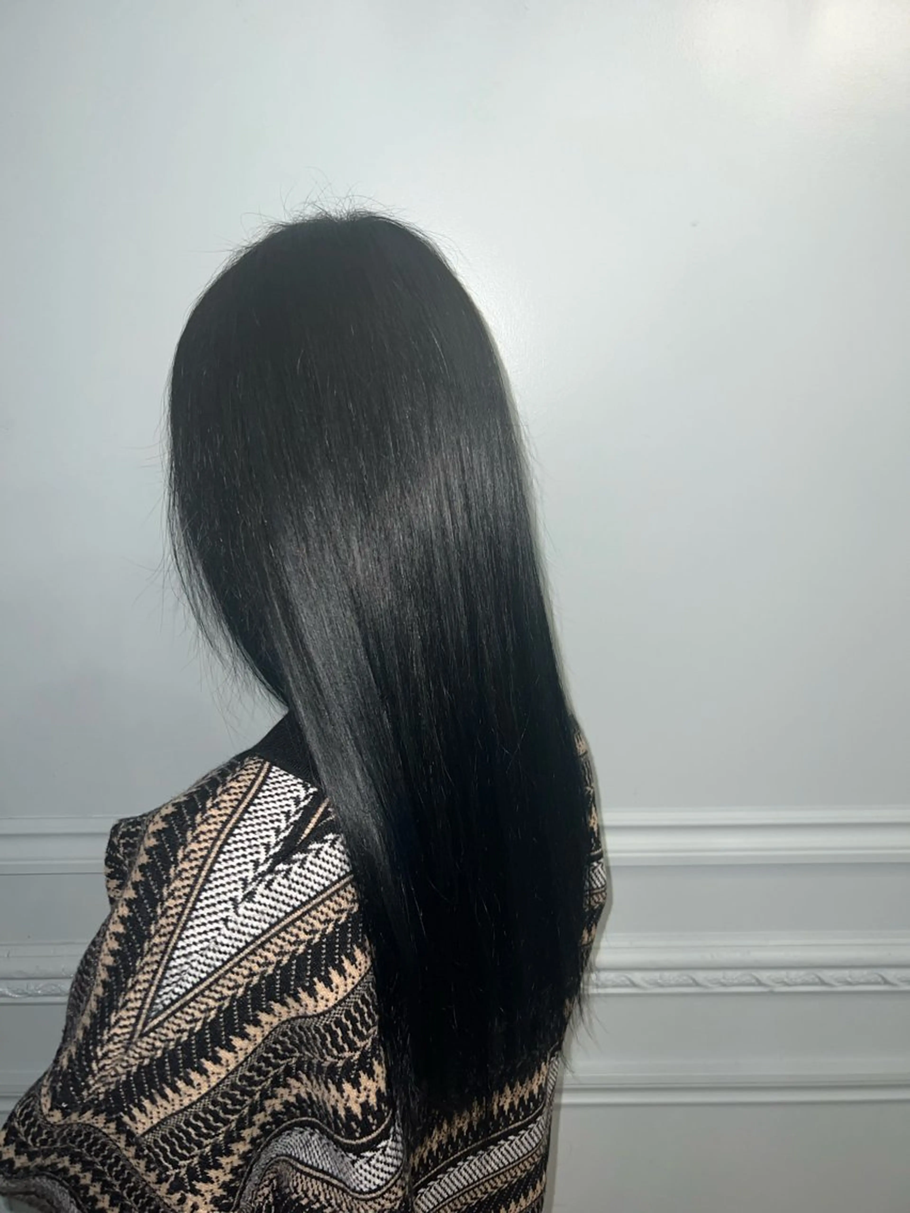 ロング カラー 黒髪 ブルーカラー ブルーブラック 岡崎 睦のヘアスタイル
