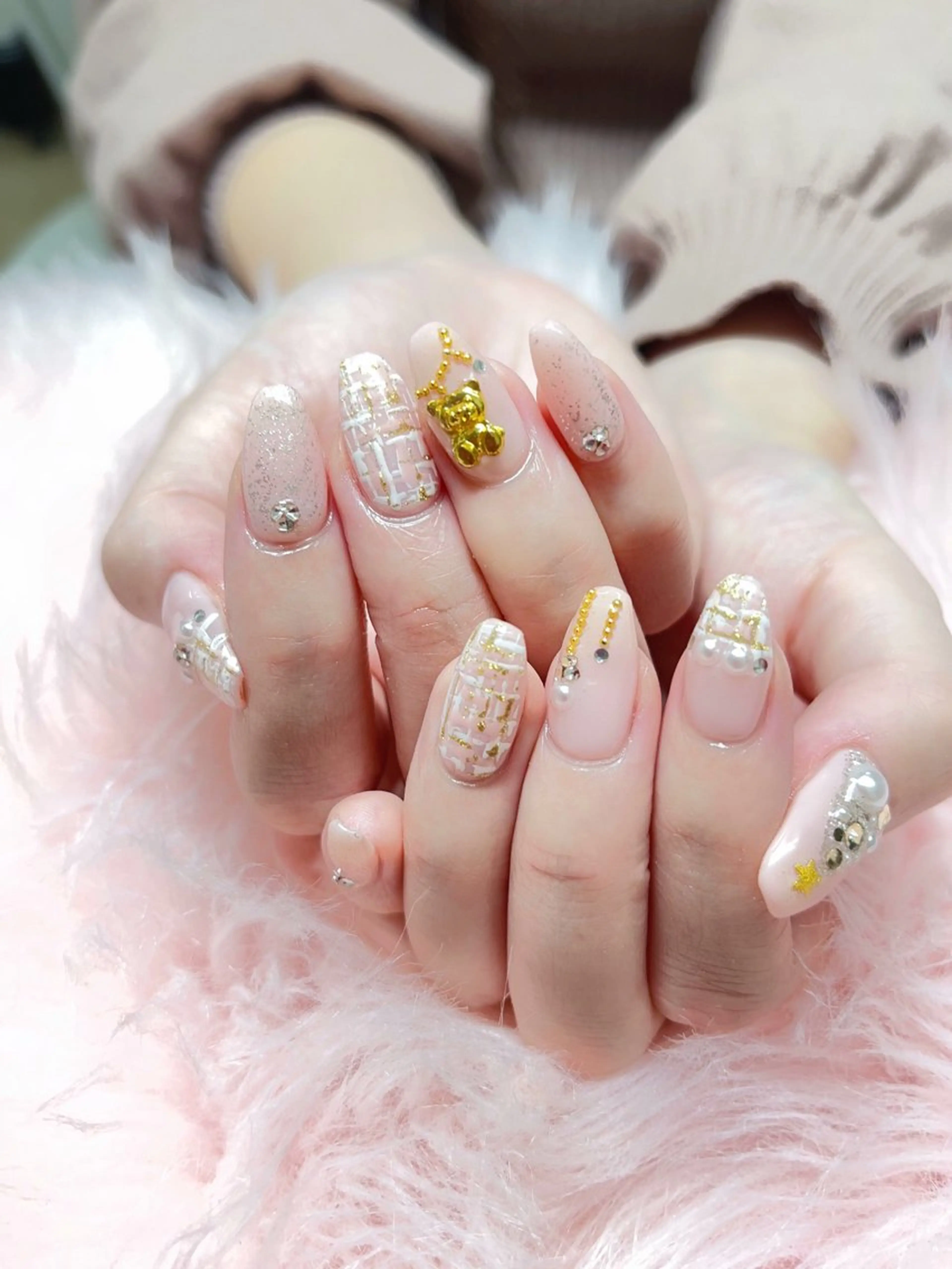 ネイル フレンチネイル ジェルネイル グラデーション 韓国ネイル ラメ(グリッター) ハンドネイル MoonNail ユリ🌸のネイルデザイン