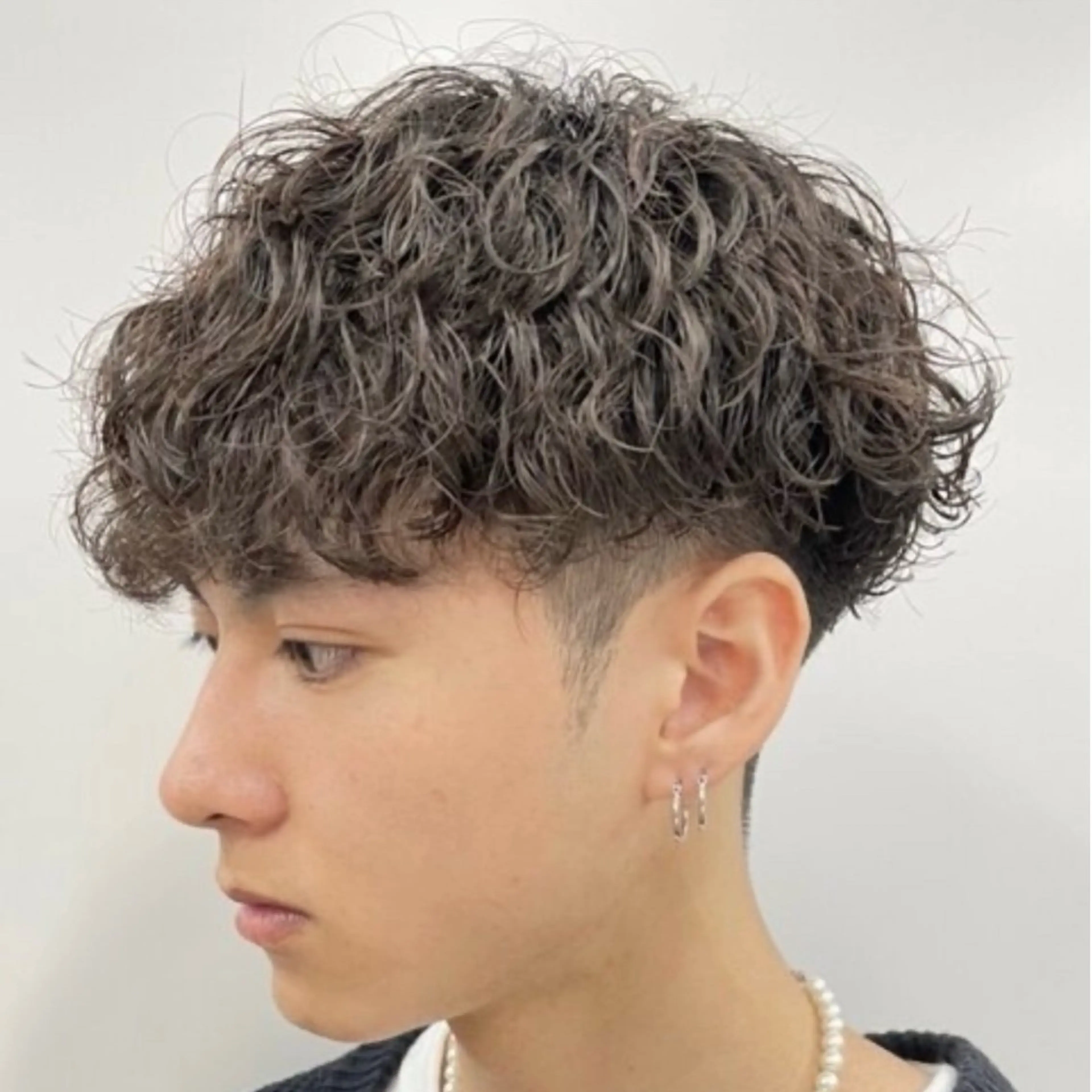 ミディアム パーマ ヘアアレンジ メンズ カット パーマ fifth 石川 凪のヘアスタイル