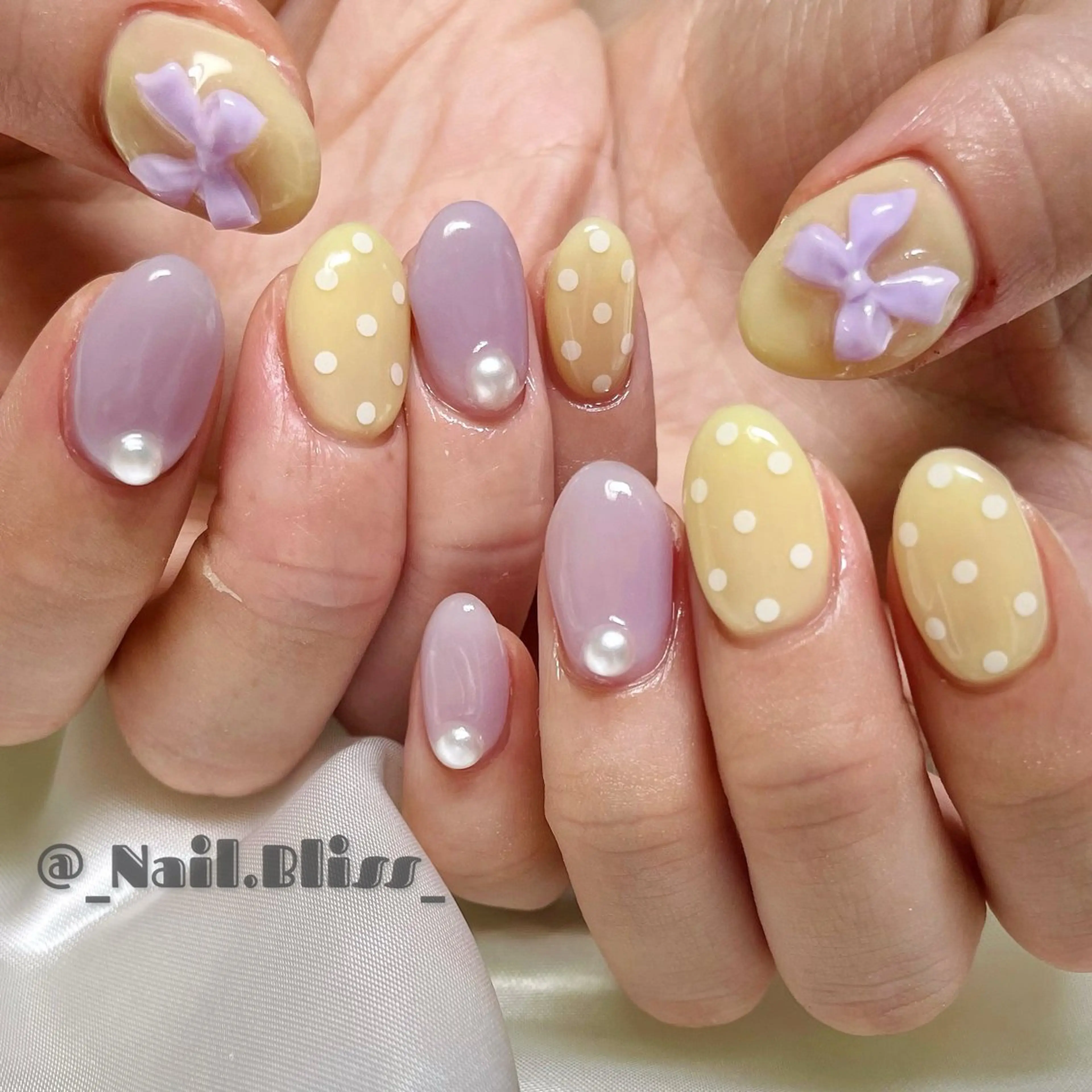 ネイル ドット 持ち込み リボン ハンドネイル NAIL BLISSのネイルデザイン
