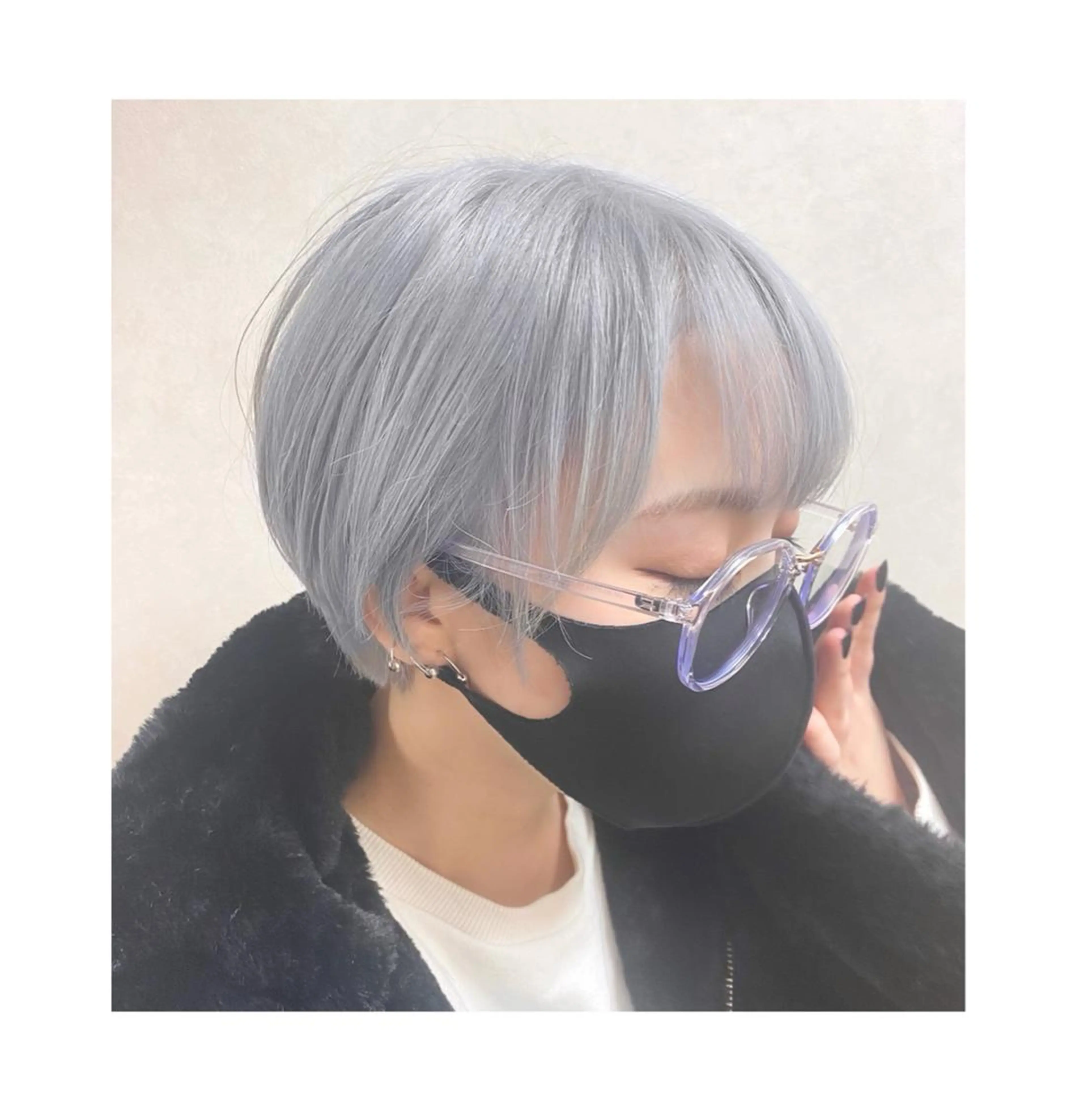 ショート カラー ブリーチ シルバー ホワイトシルバー ヘアカラー TSUNO🦖 派手髪/オタク美容師のヘアスタイル