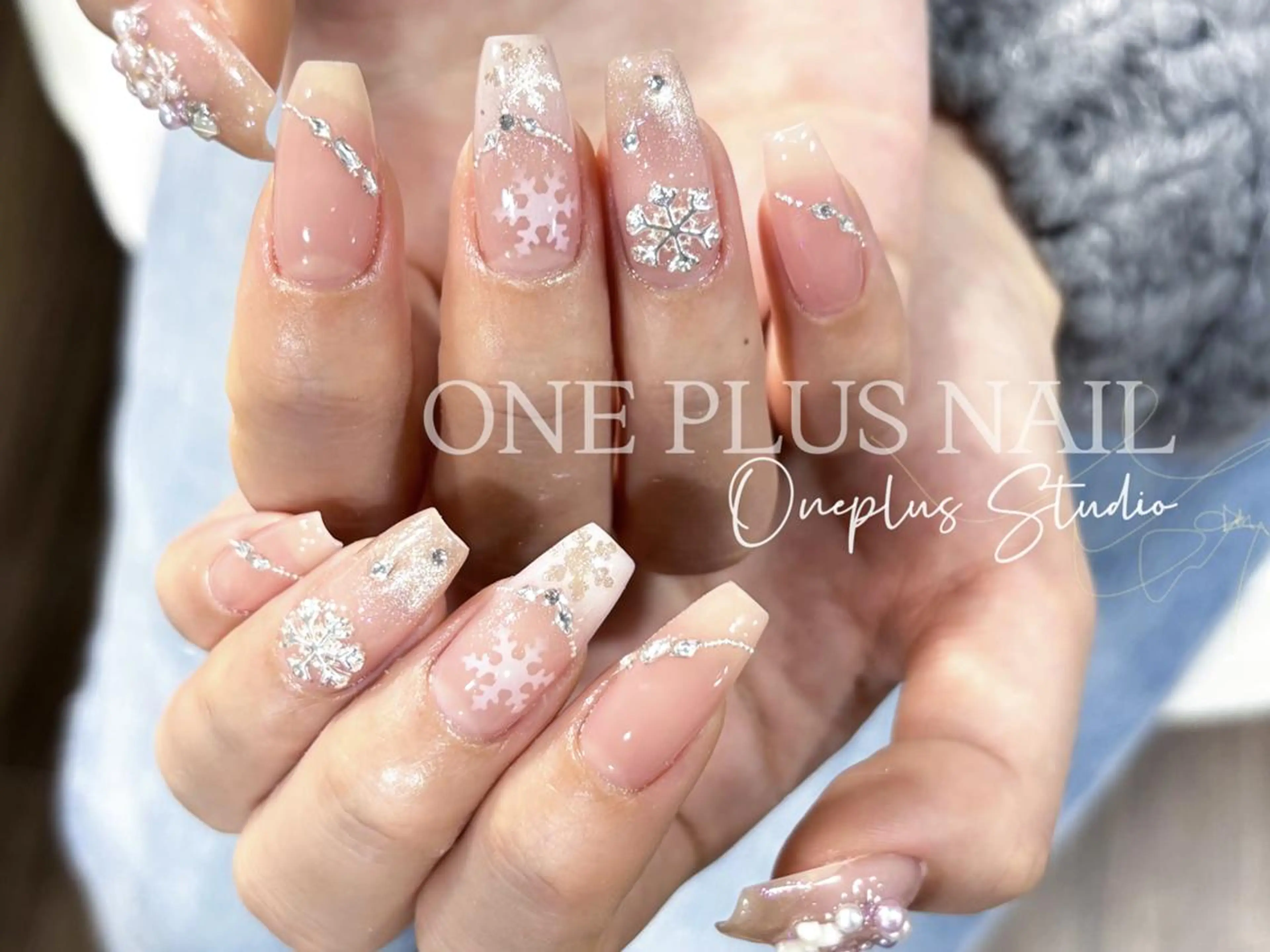 ネイル アートネイル オーロラネイル ガーリー キラキラネイル 韓国ネイル One plus StudioNailのネイルデザイン