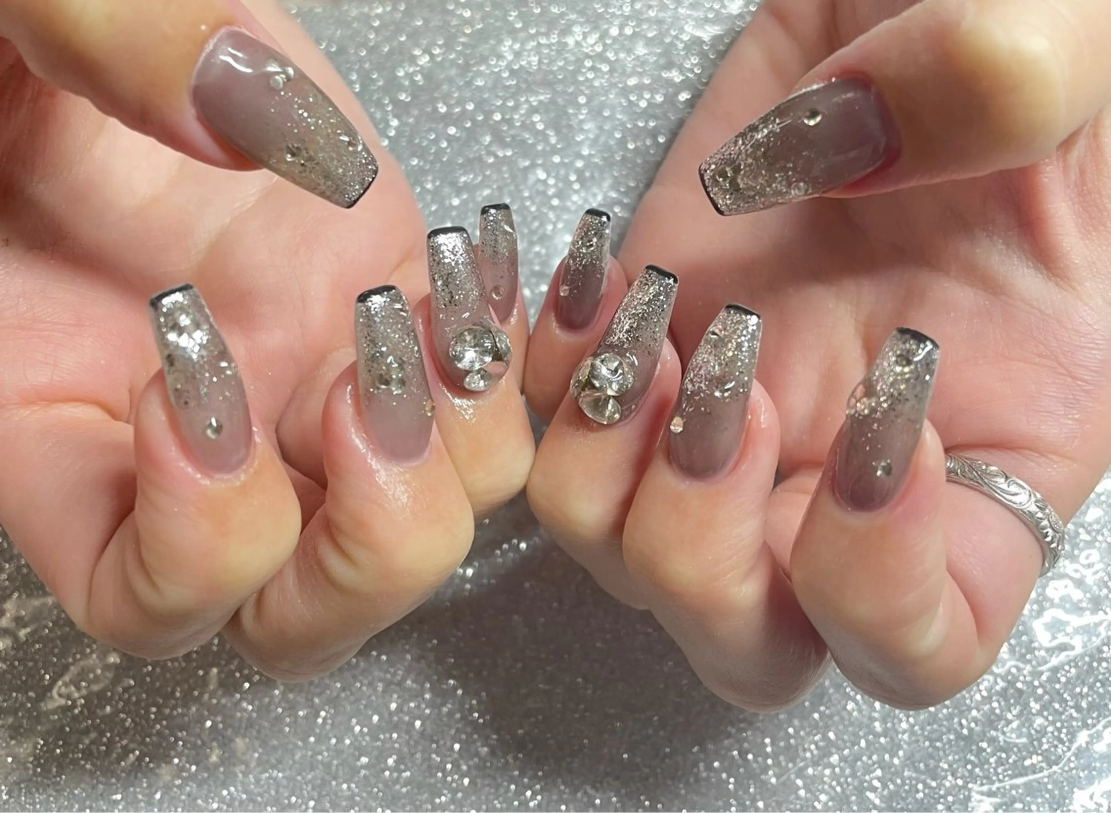 ネイル ハンドネイル VIERU 🌈🎀💖のネイルデザイン