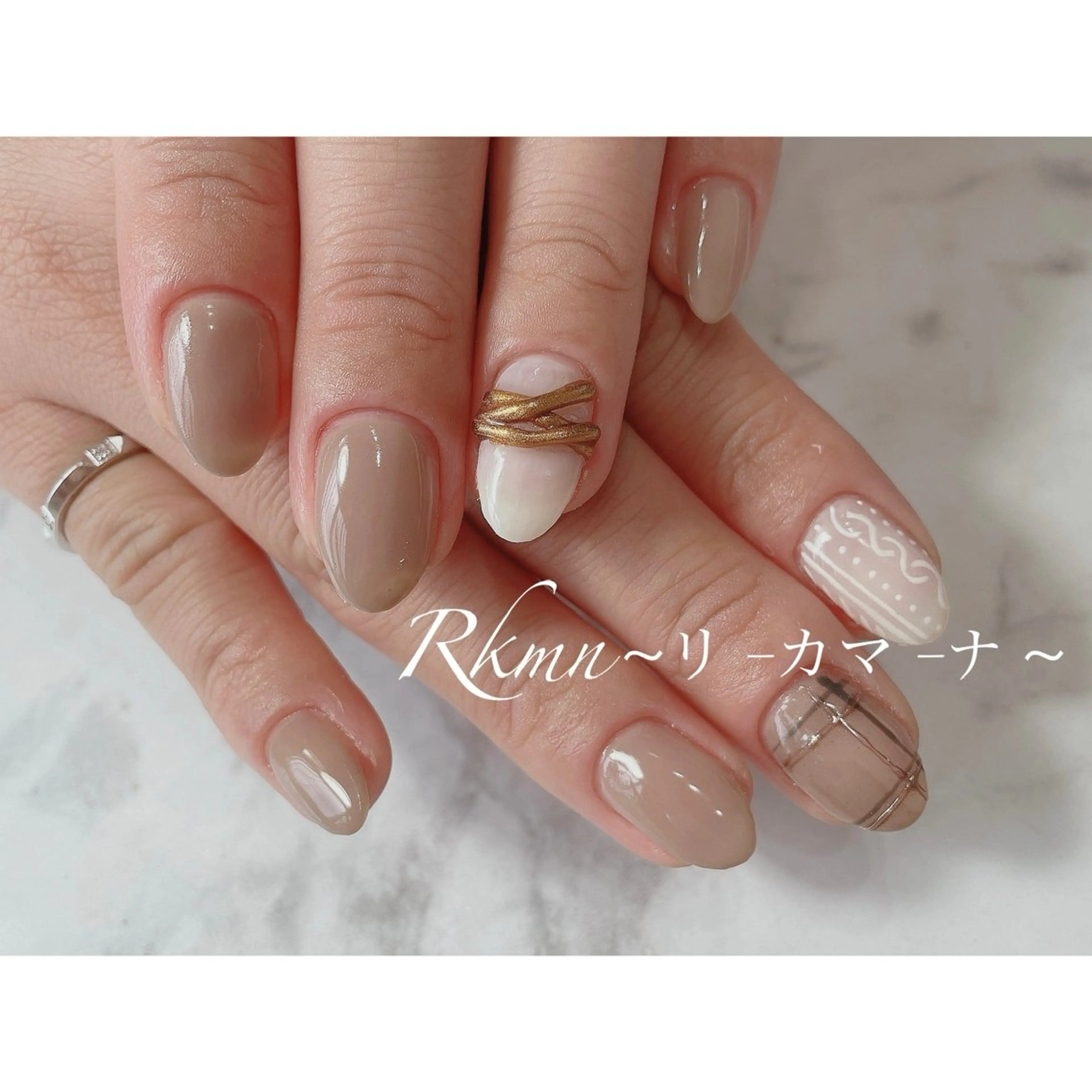 ネイル アートネイル ミラーネイル 春ネイル ホワイト ハンドネイル フットネイル ハンドケア Rkmn ~リ-カマ-ナ~のネイルデザイン