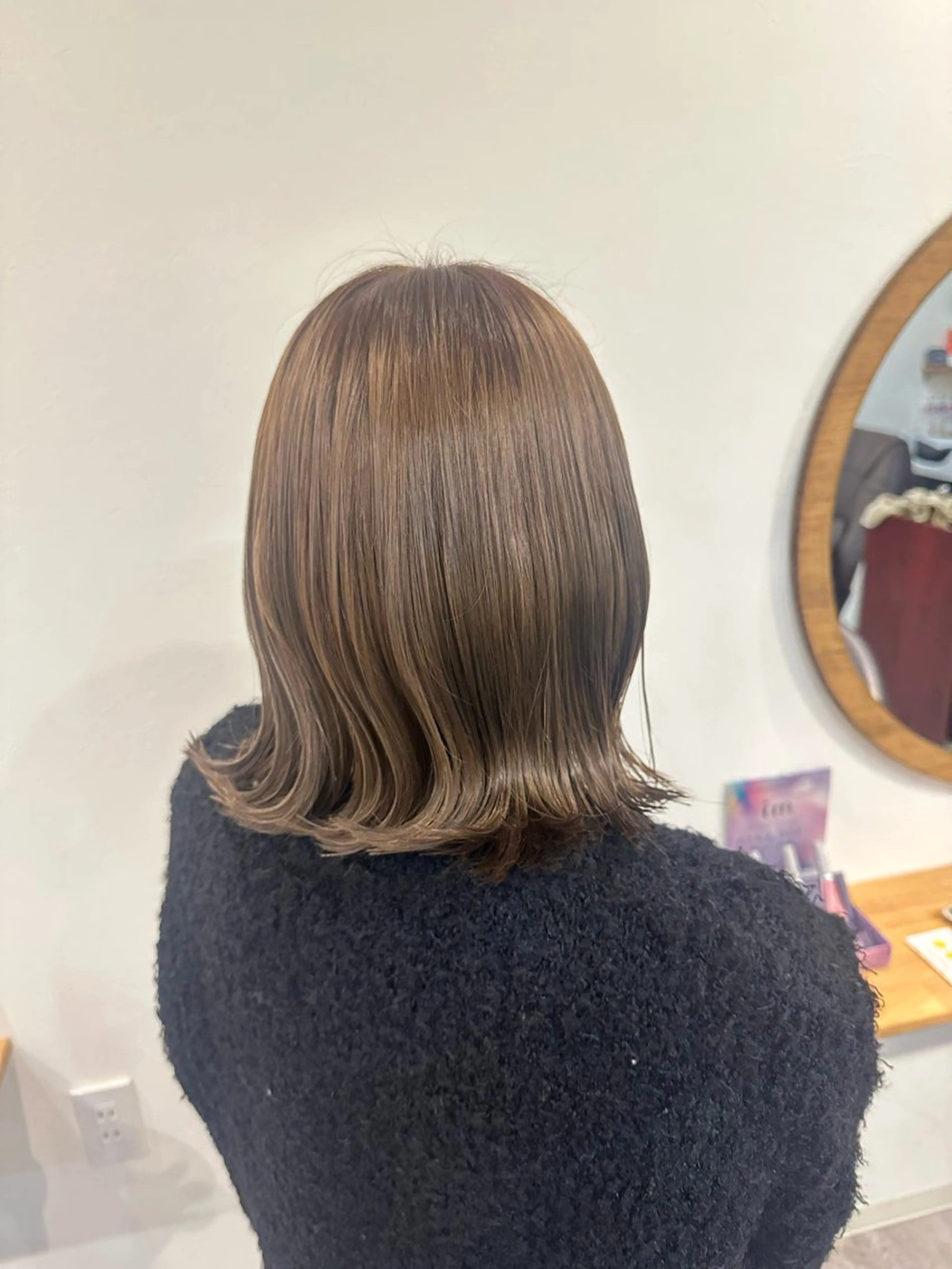 ミディアム カラー ベージュカラー ブリーチ 梅田 薫のヘアスタイル