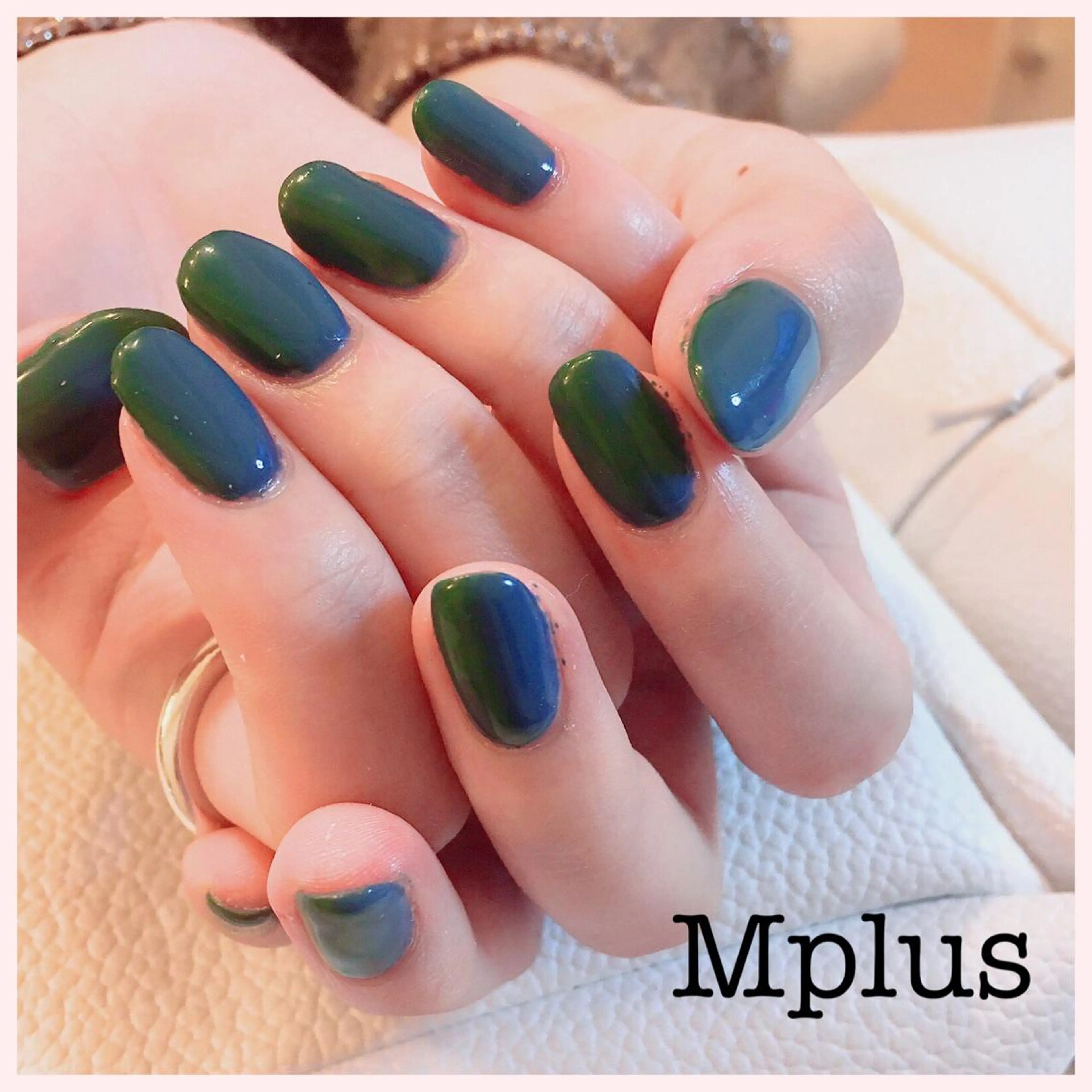ネイル グリーン ネイビー Mplus miyukiのネイルデザイン