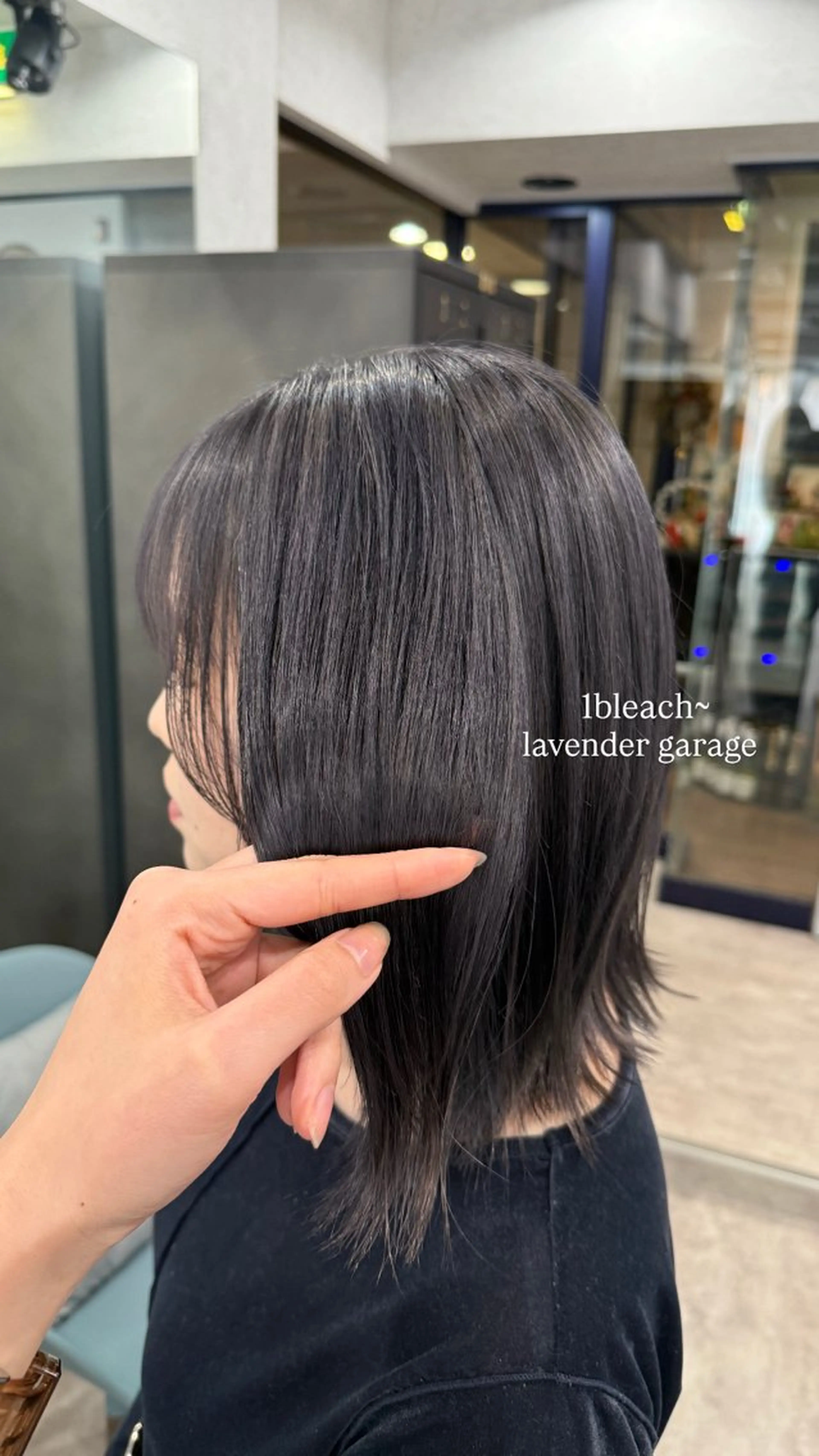 ミディアム カラー ミウラナツサ /レイヤーカットのヘアスタイル