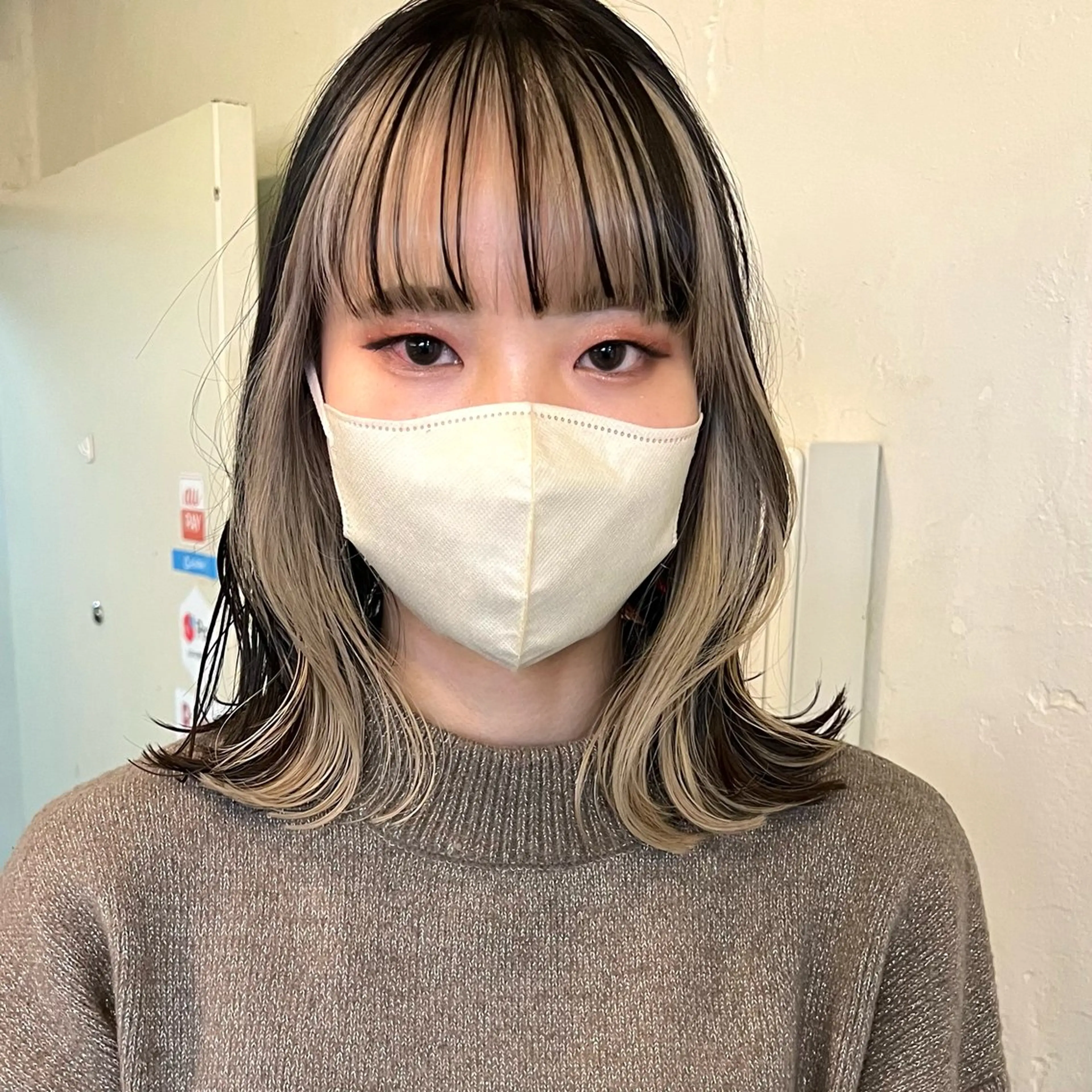 ミディアム カラー ミストバング ベージュカラー イヤリングカラー  フェイスフレーミング グレージュ 大久保 佳那のヘアスタイル