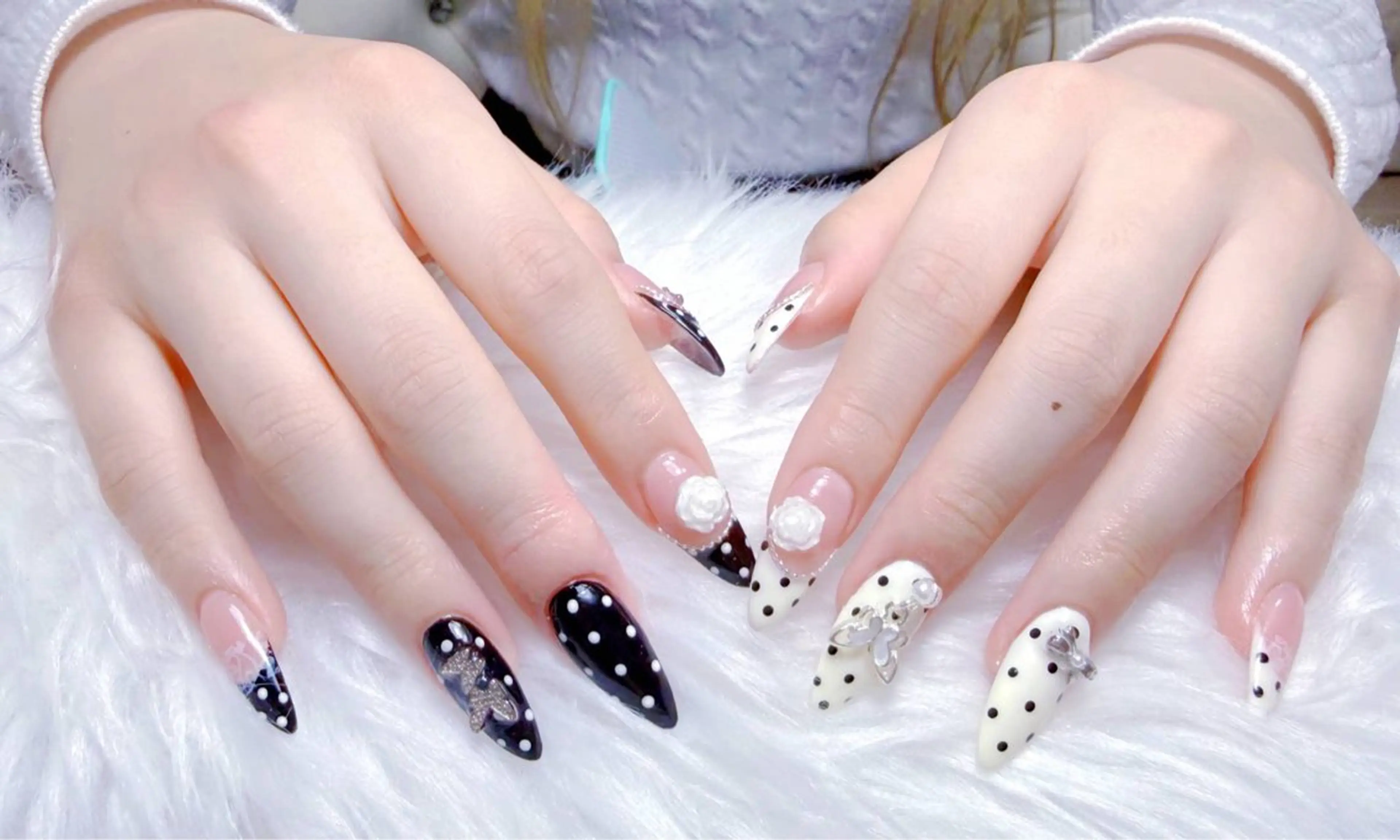 ネイル 小島 阿佑美のネイルデザイン