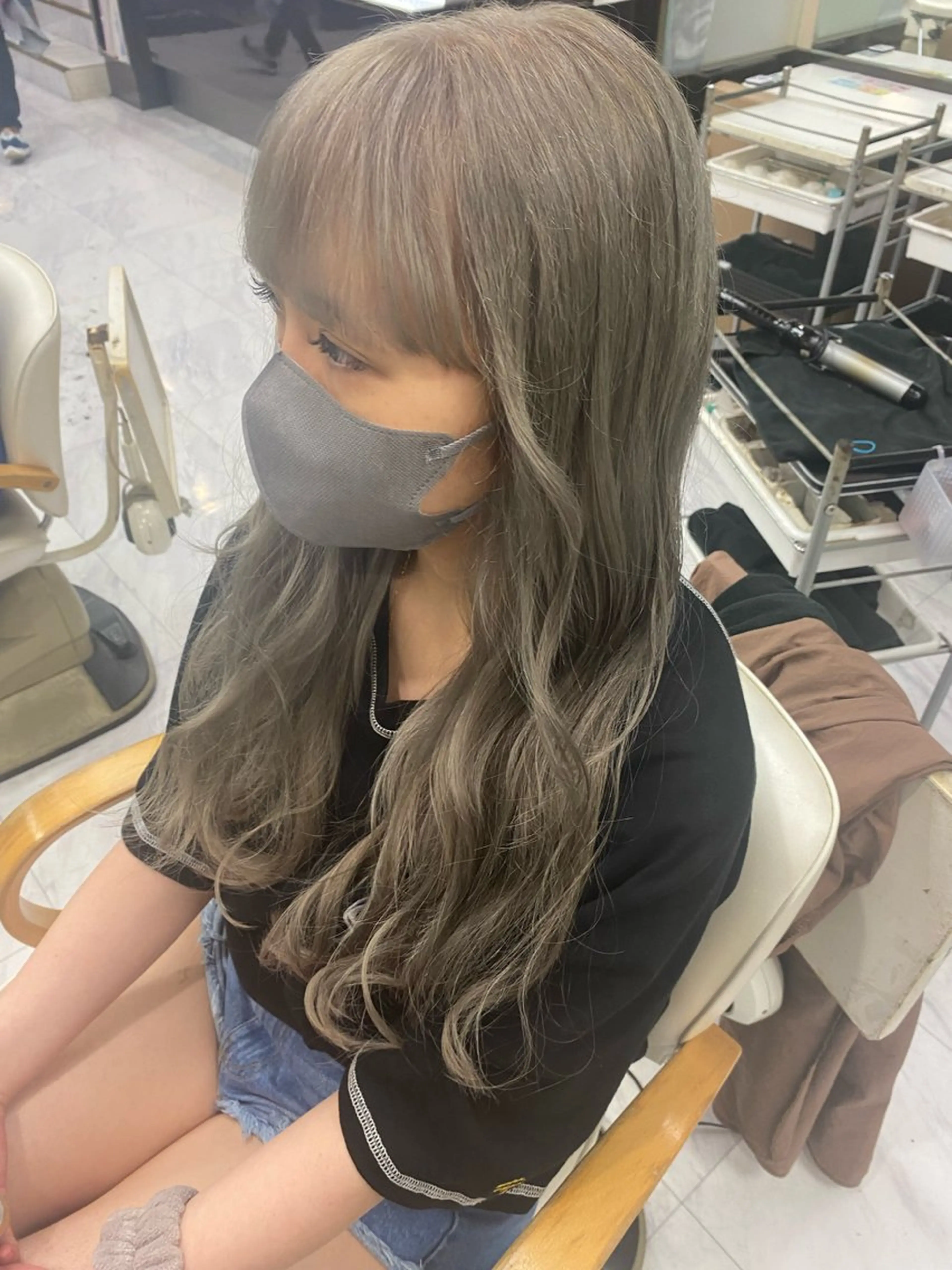 ロング カラー ヘアアレンジ ベージュカラー ブリーチ デザインカラー ダブルカラー グレージュ カット ヘアカラー トリートメント Zina 大宮所属・目黒 碧人のヘアスタイル
