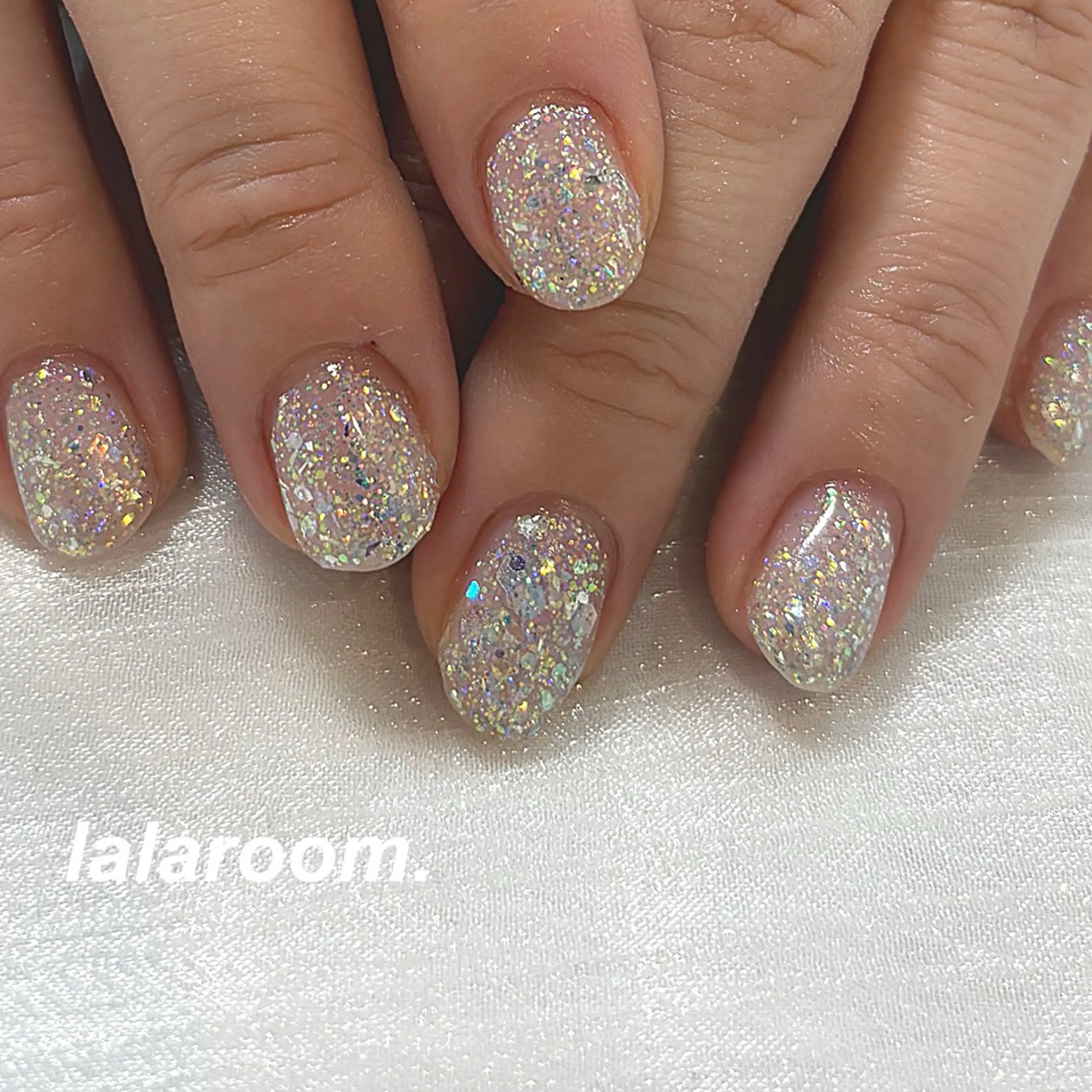 ネイル キラキラネイル ラメ(グリッター) ラメグラデーション マグネットネイル オフィスネイル ハンドネイル lala room.のネイルデザイン