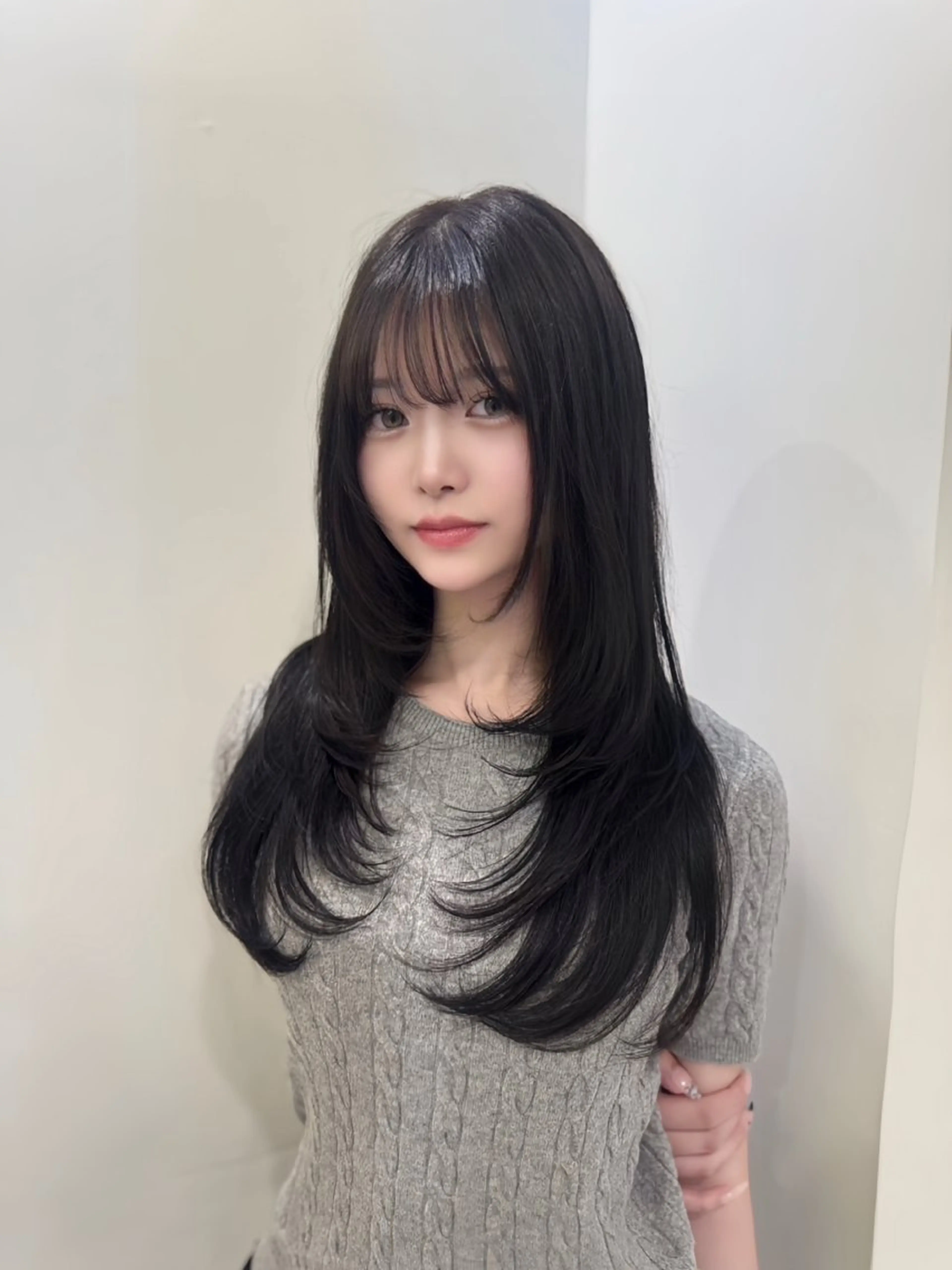 ロング カラー ヘアアレンジ カット ヘアカラー トリートメント ヘッドスパ ヘアセット 韓国レイヤーカット /韓国トレンドカラーのヘアスタイル