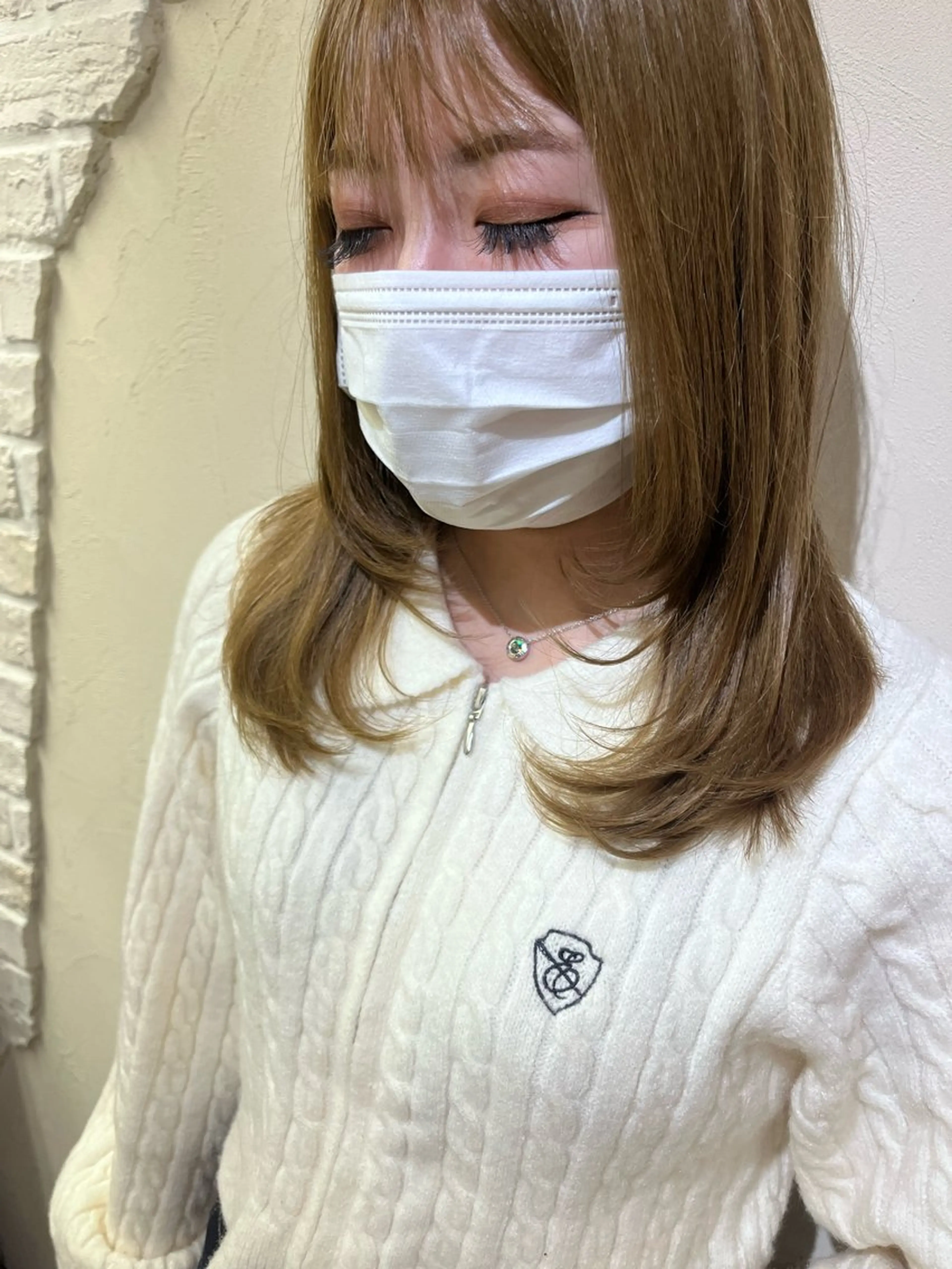 ミディアム 顔まわりレイヤー レイヤーカット 飯星慧斗 /ブリーチ、縮毛矯正のヘアスタイル