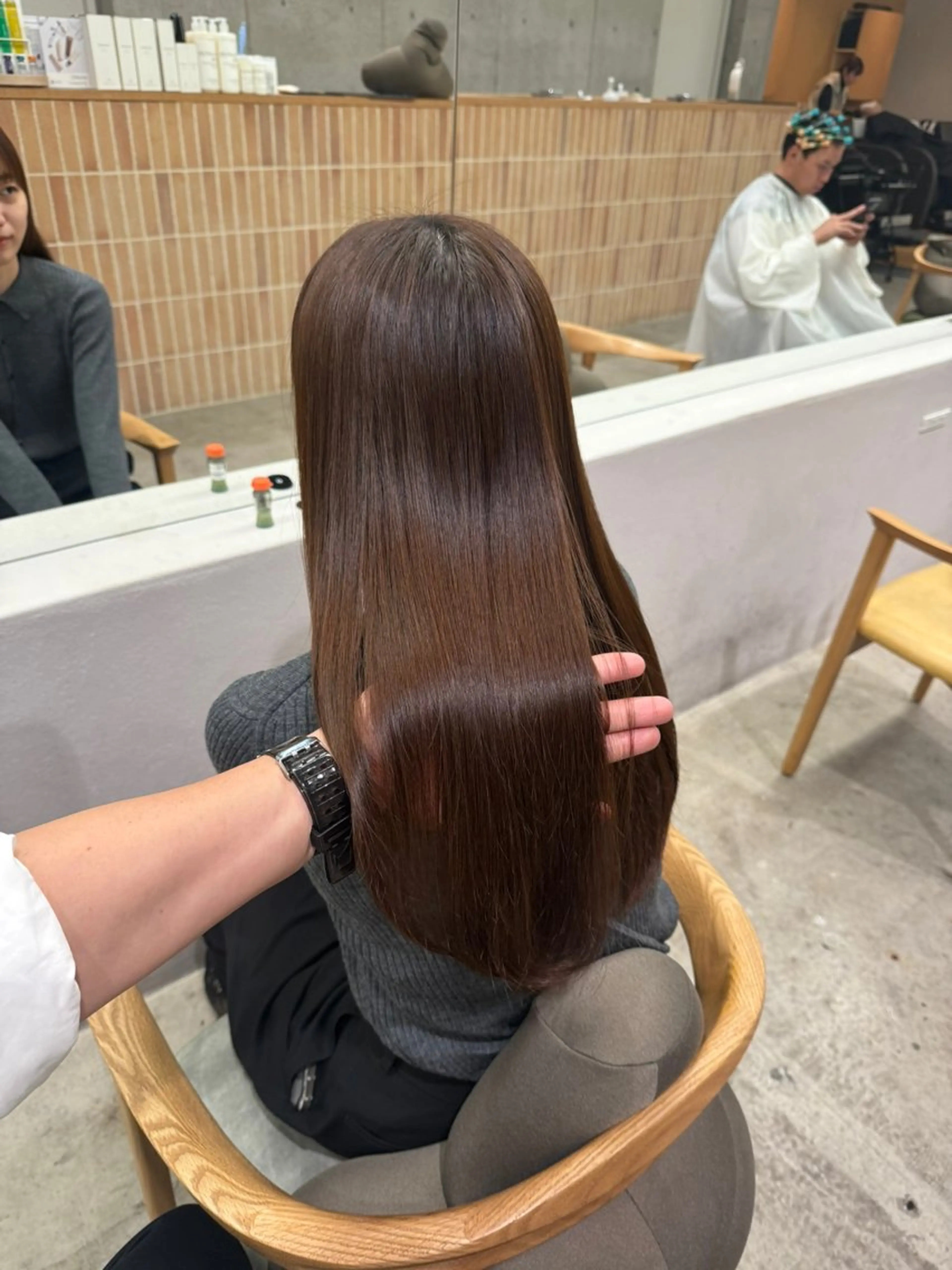 ロング カラー ロングレイヤー アッシュ ベージュカラー ブリーチ 透明感カラー カット ヘアカラー トリートメント 誰より丁寧なカット/ 小林輝/レイヤーのヘアスタイル