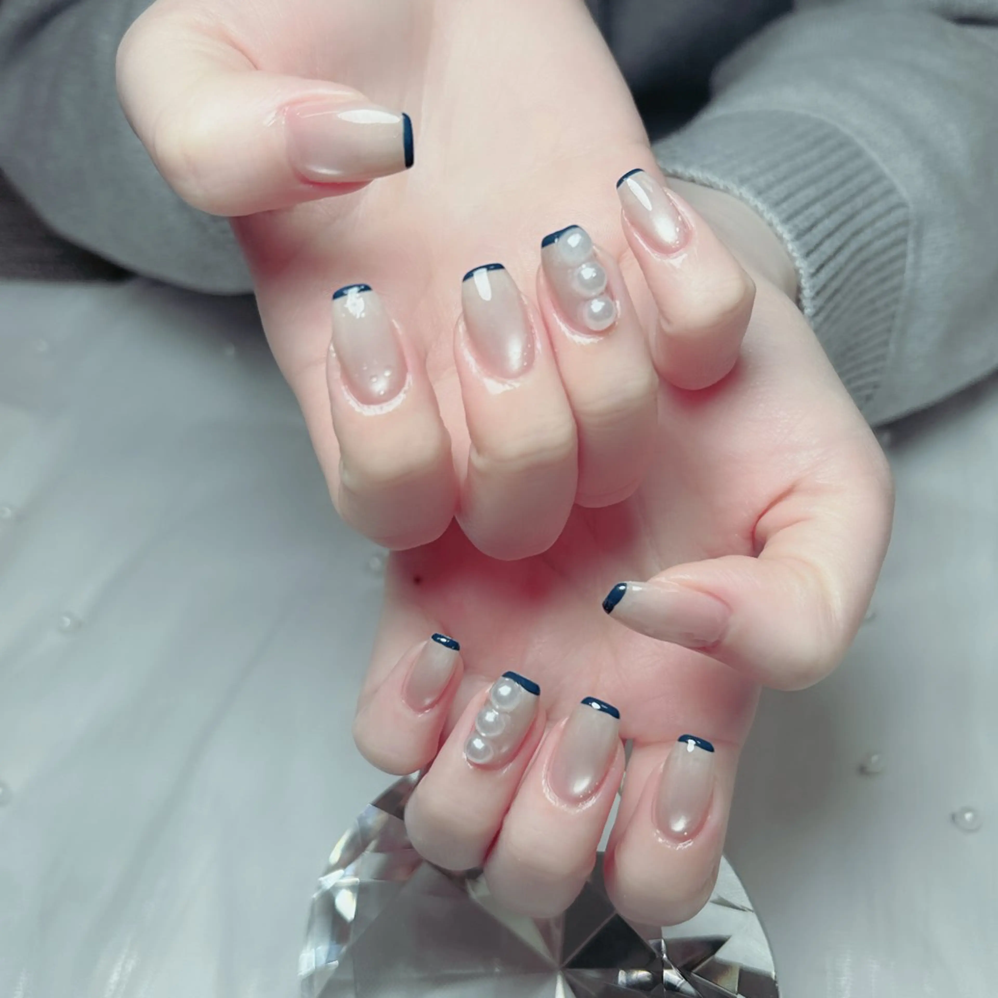 ネイル オーロラネイル フラワーネイル フレンチネイル キラキラネイル ラメ(グリッター) ハンドネイル Cute Tips nailのネイルデザイン