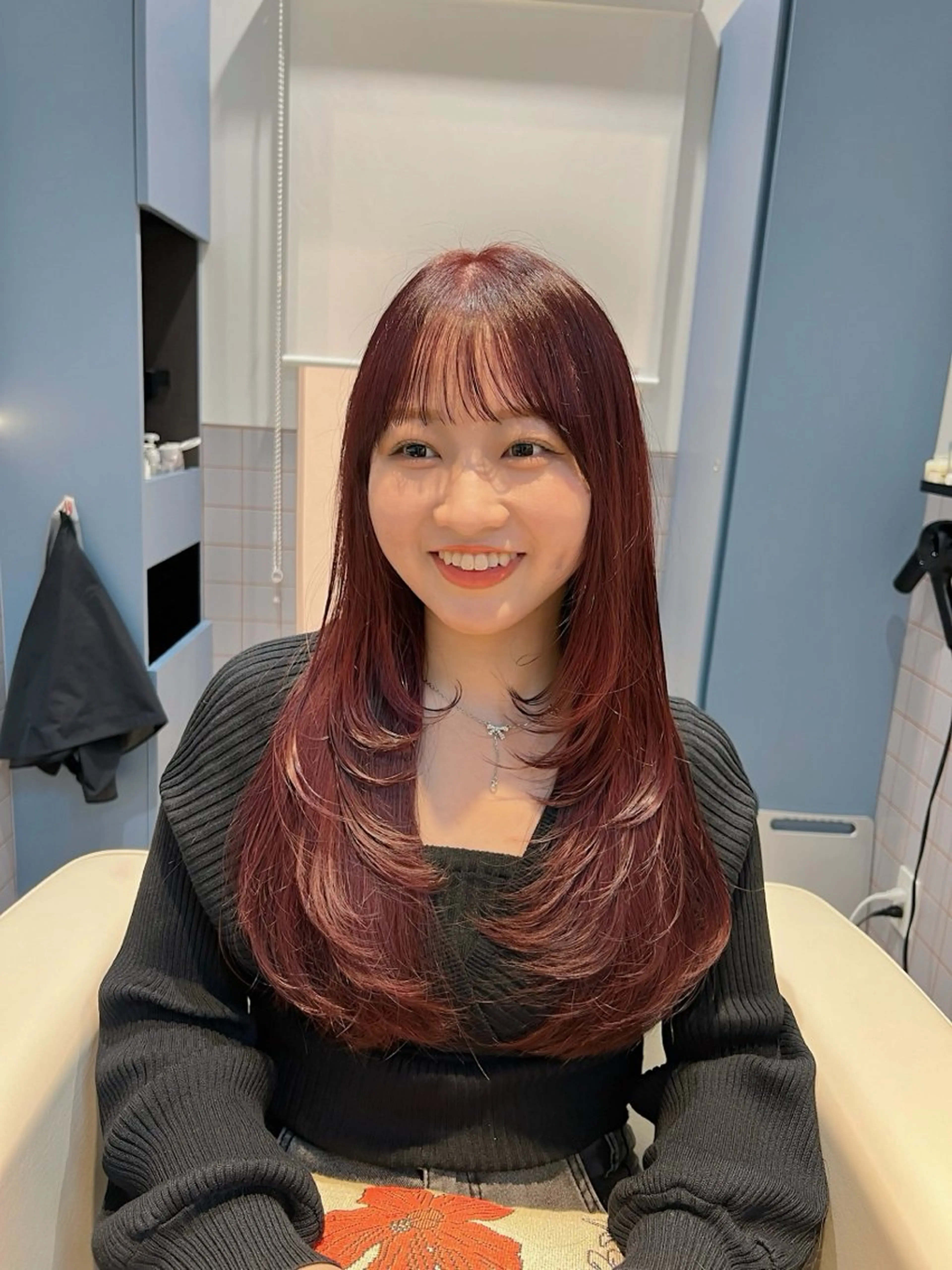 ロング カラー ロングレイヤー レッドカラー 顔まわりレイヤー レイヤーカット ロング 泉愛美/銀座美容師 /暖色カラー/ボブのヘアスタイル