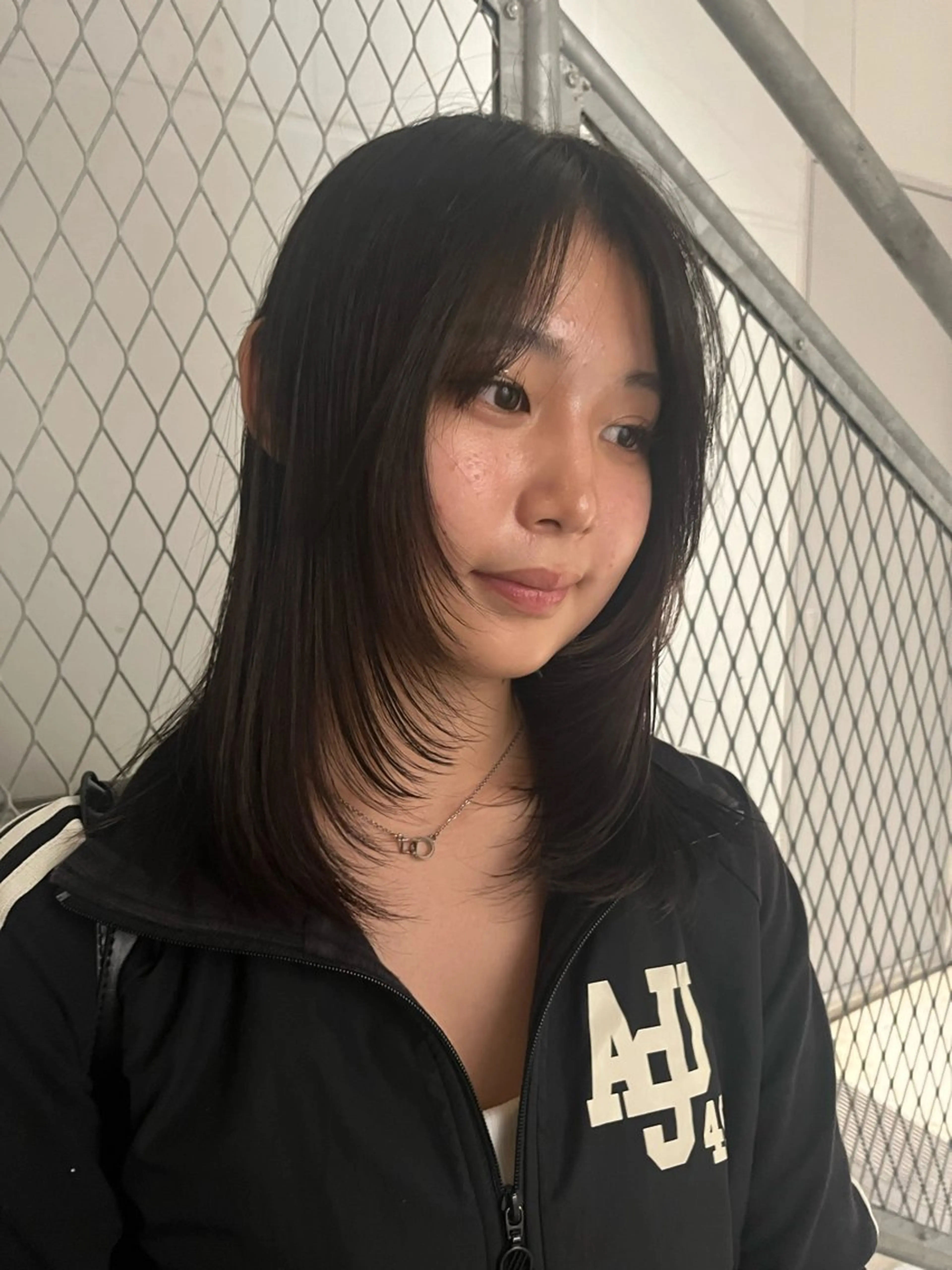 ミディアム 愛瑠奈 erunaのヘアスタイル