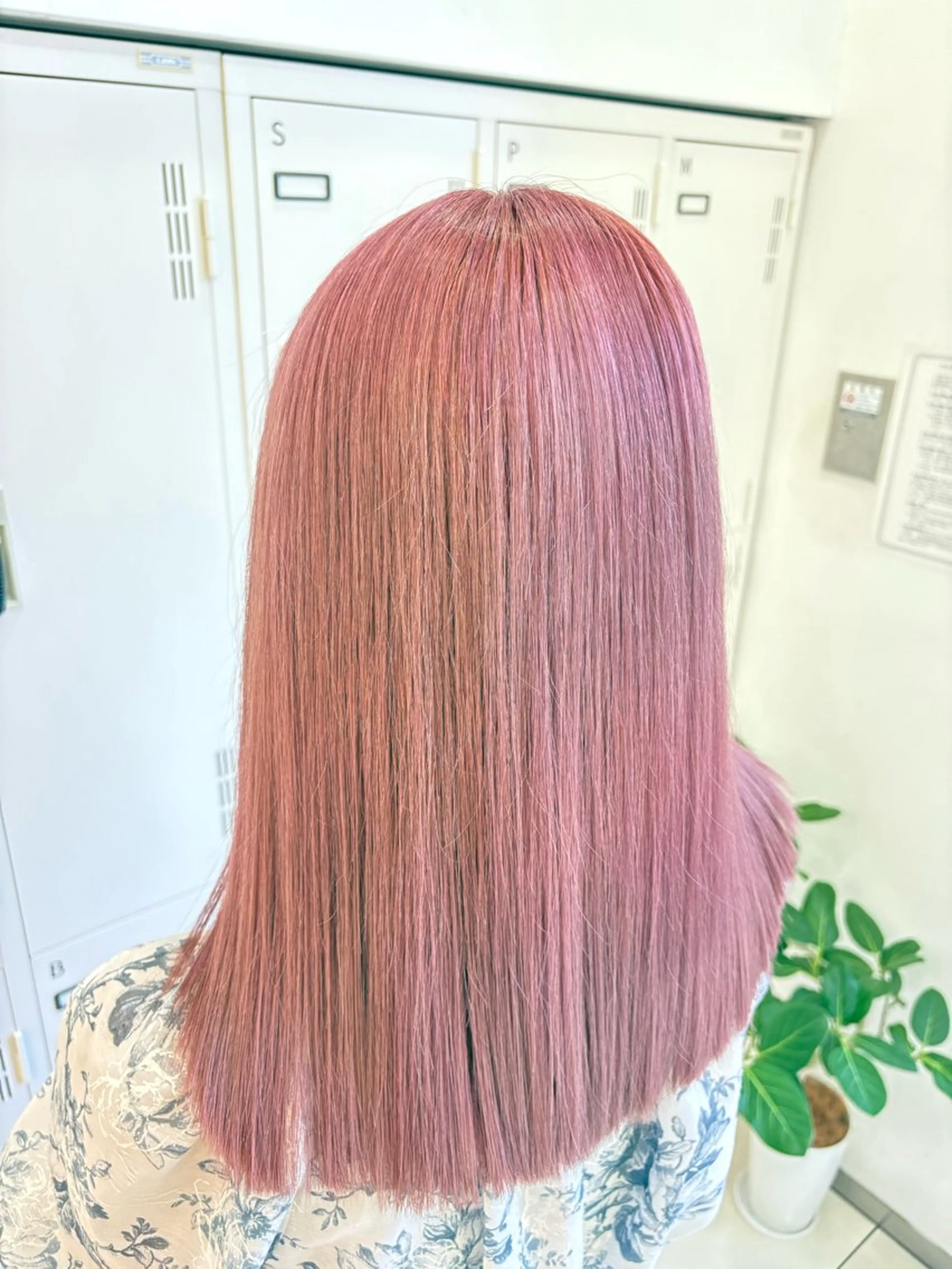 ミディアム カラー ショートボブ ミディアムパーマ バレイヤージュ ベージュカラー ブリーチ 髪質改善/艶カラー/ メンズパーマ/鈴木のヘアスタイル