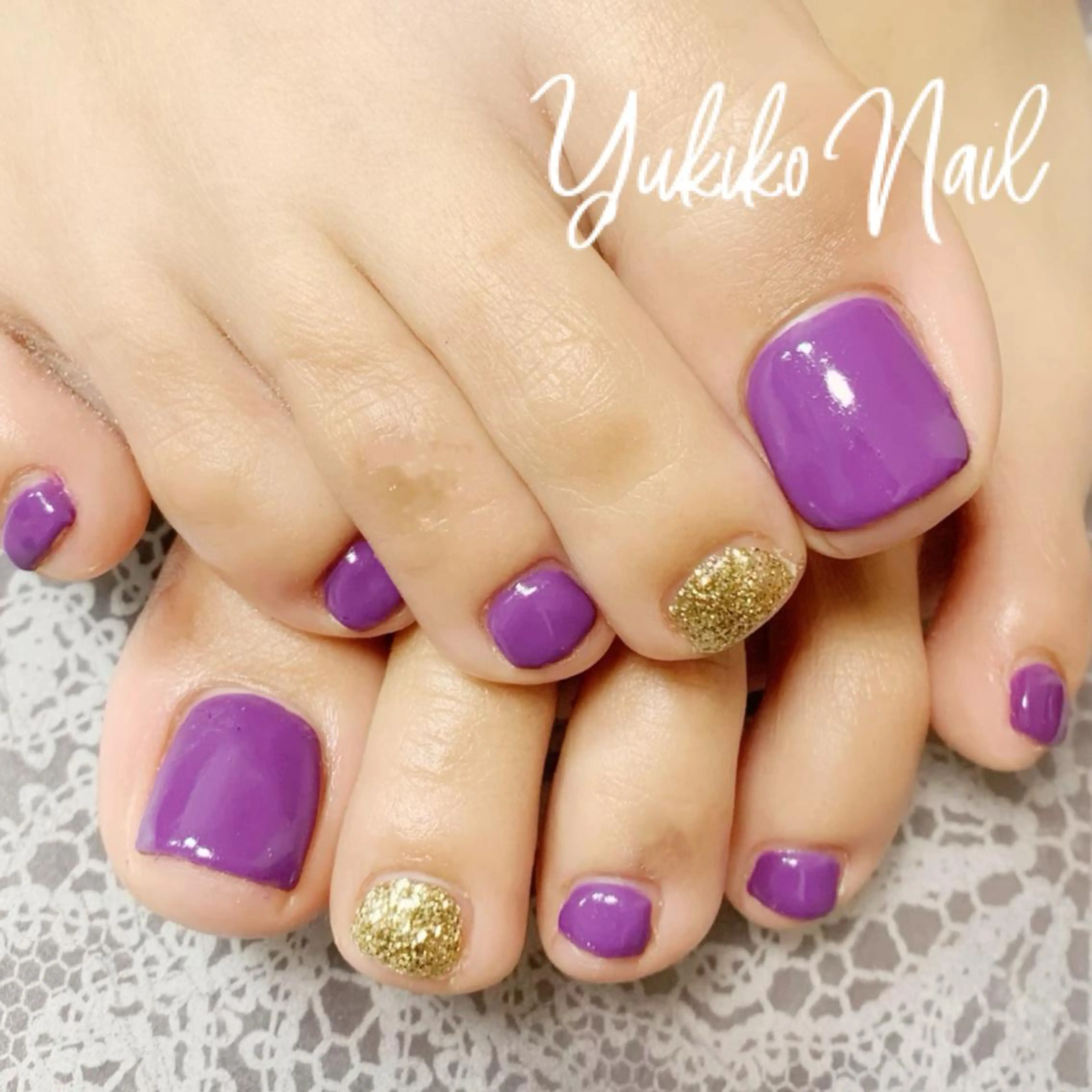 ネイル フットネイル ラメ(グリッター) ワンカラーネイル フットネイル ユキコ ネイルのネイルデザイン