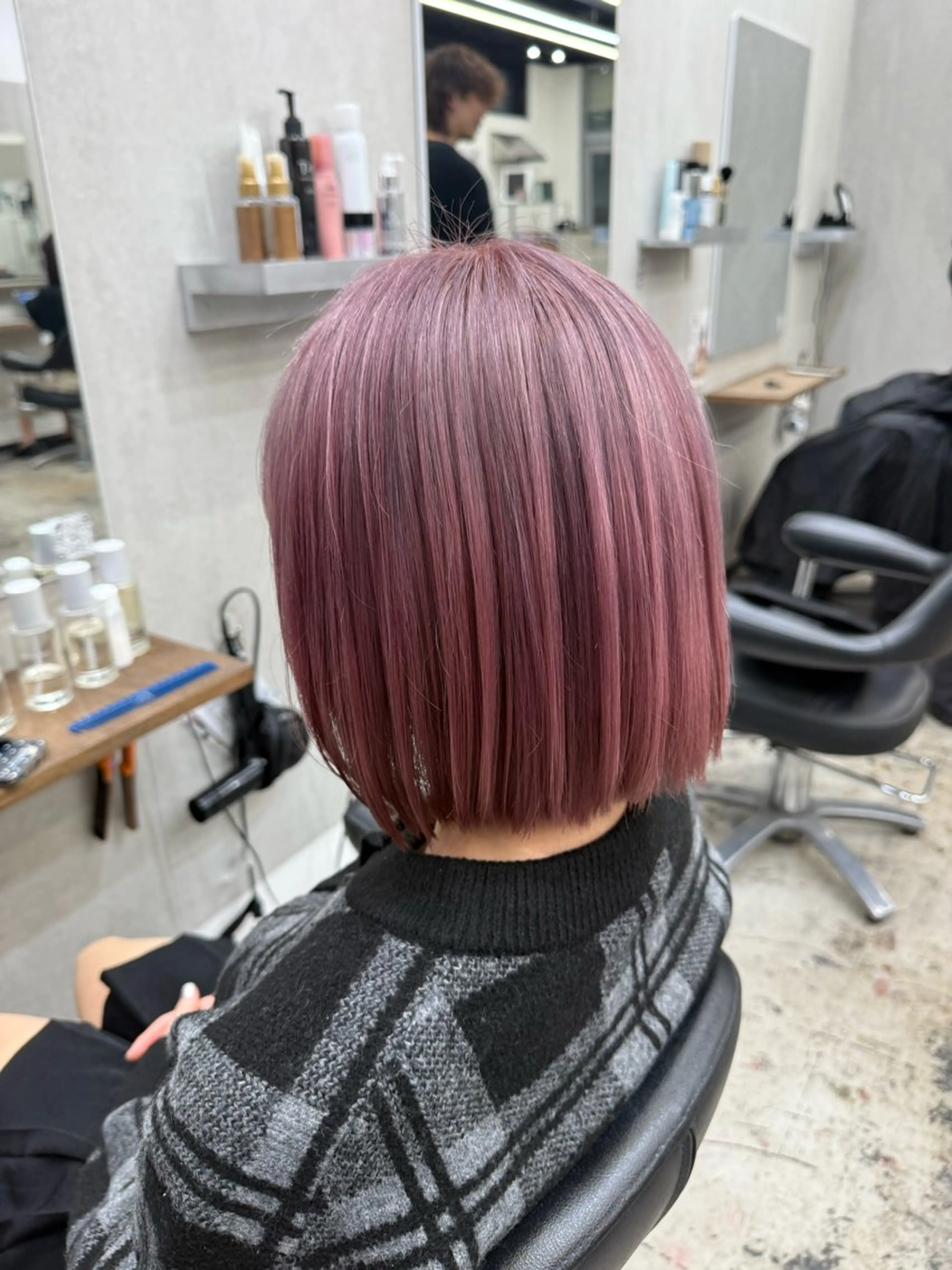 ショート カラー ✨ハイトーン/レイヤ ー/横浜/優内✨のヘアスタイル