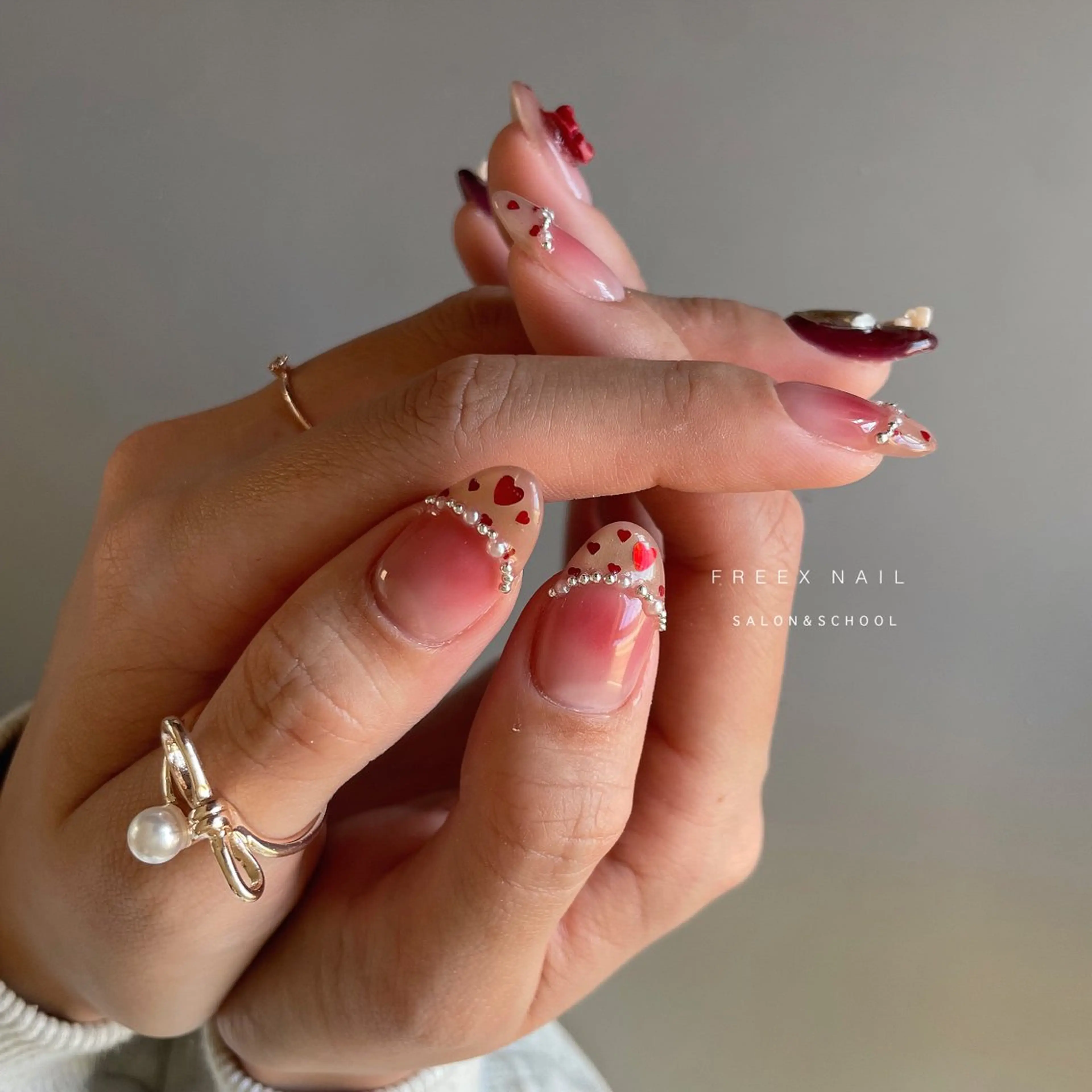 ネイル チークネイル フレンチネイル ハート ハンドネイル freex nail /ニュアンス/個性派のネイルデザイン