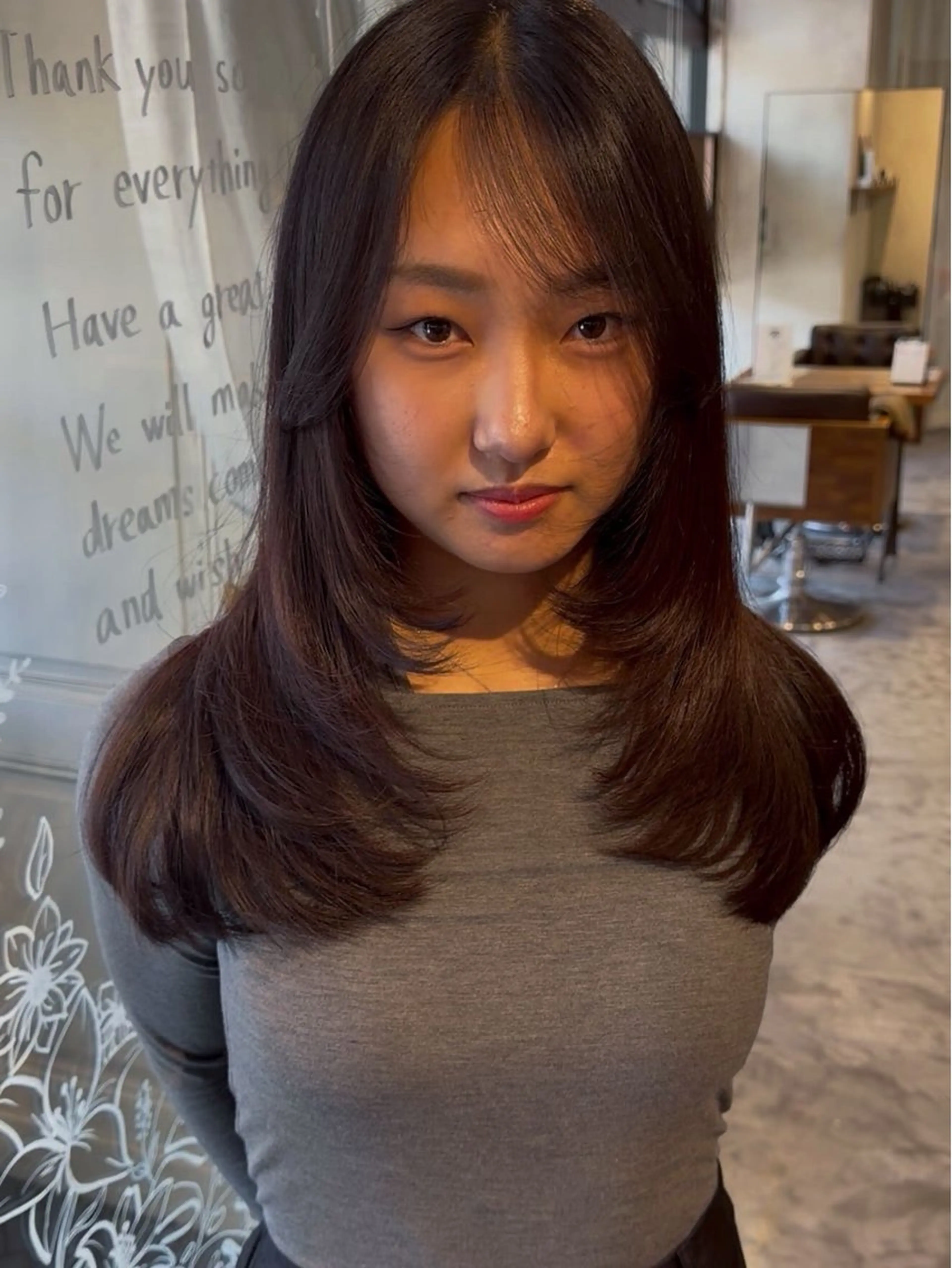 ミディアム レイヤーカット カット { door } Kawasakiのヘアスタイル