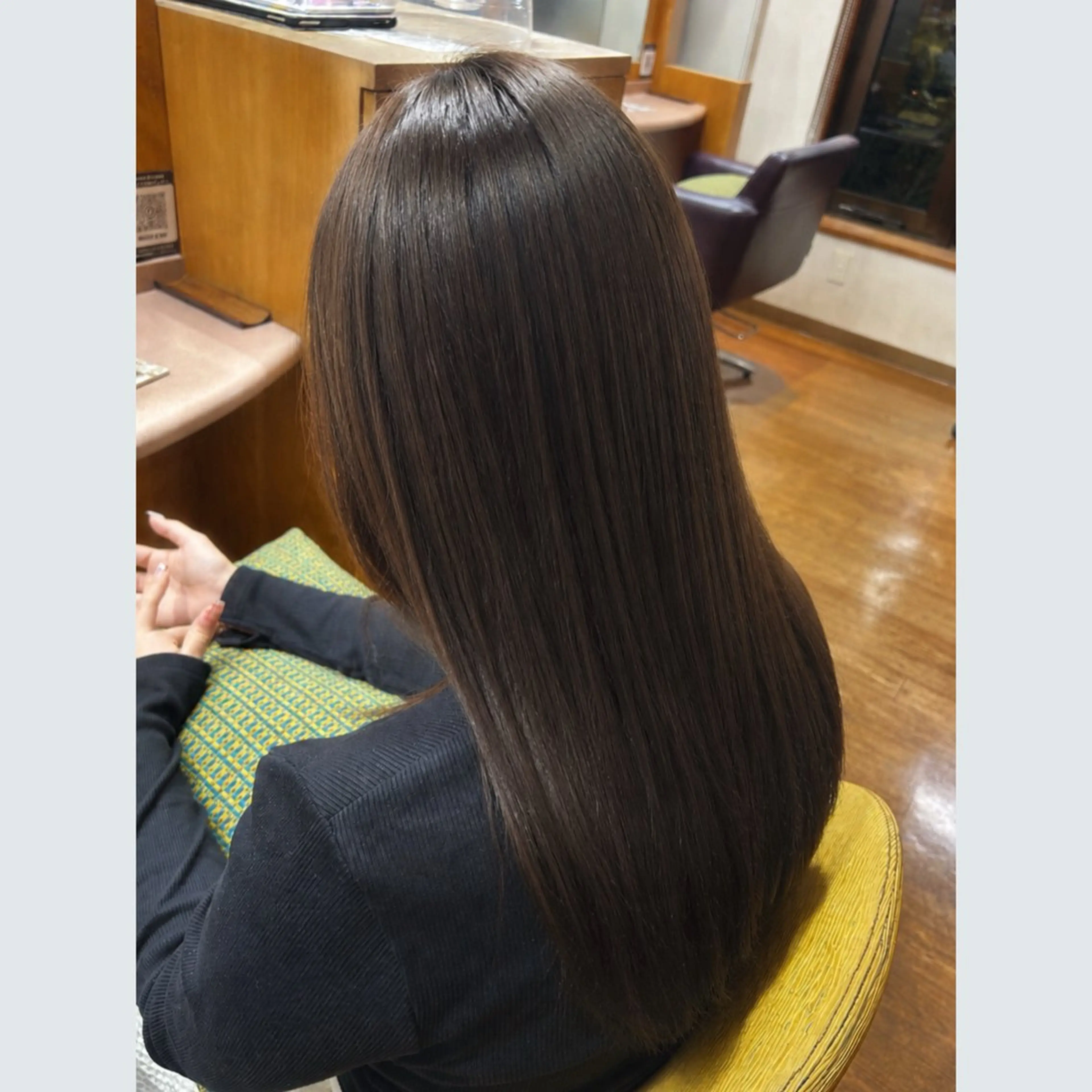 ロング カラー ベージュカラー カット ヘアカラー トリートメント 小野 汐里のヘアスタイル