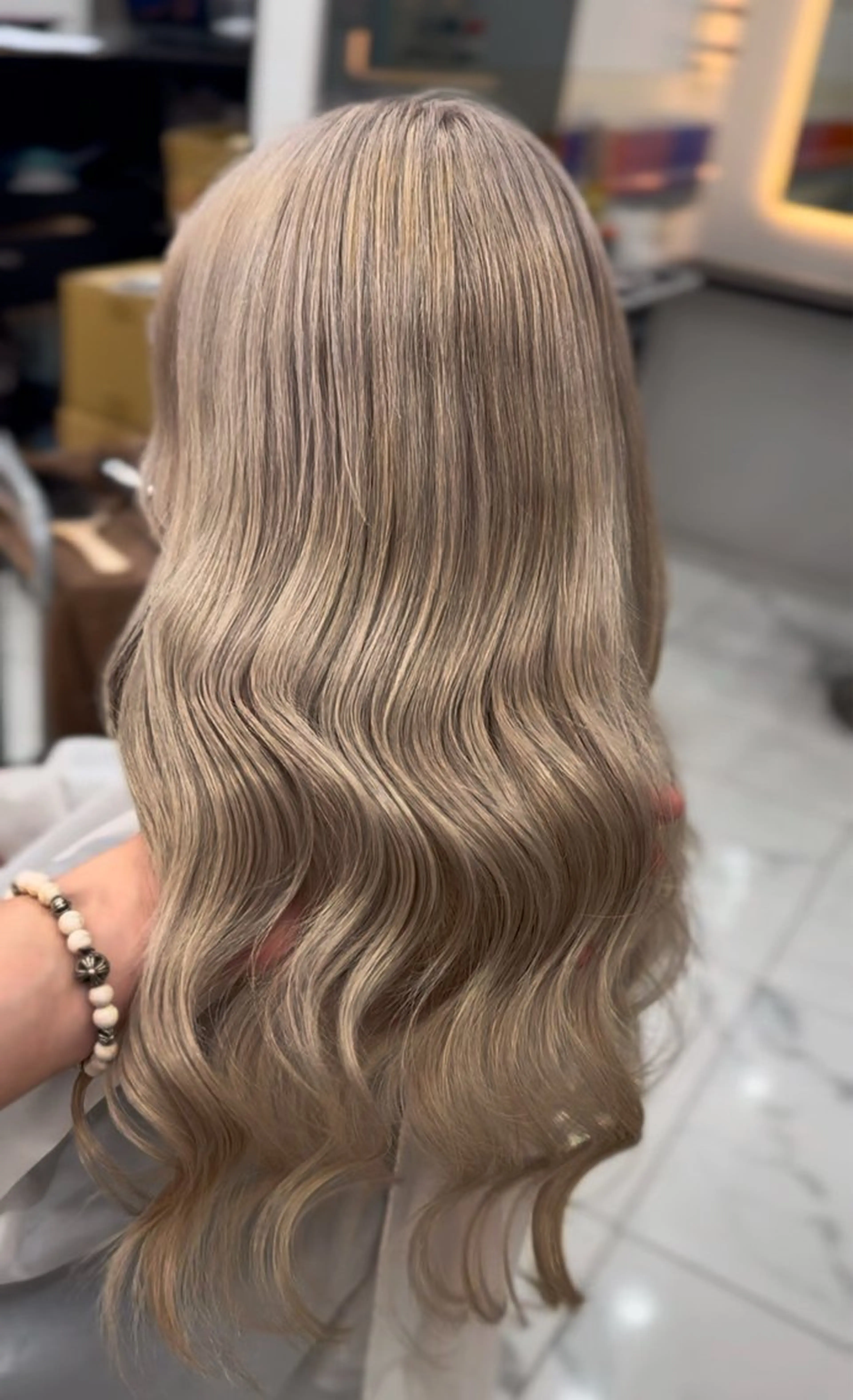 ロング ヘアカラー 笠間 啓聖のヘアスタイル