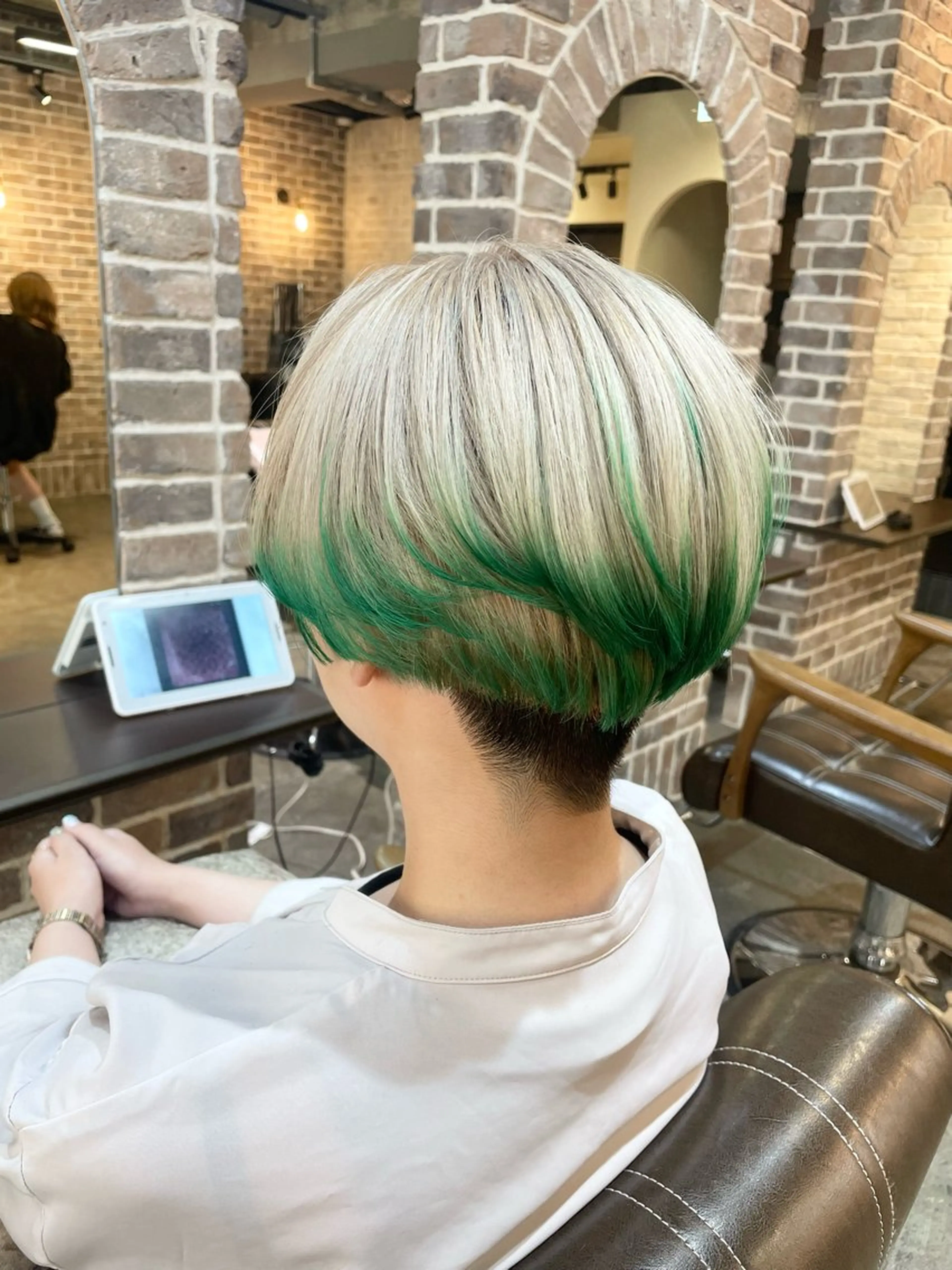 ショート カラー ベージュカラー ブリーチ ホワイトベージュ ACROあべの店所属・艶カラー/インナー /グラデ/大西小百合のヘアスタイル