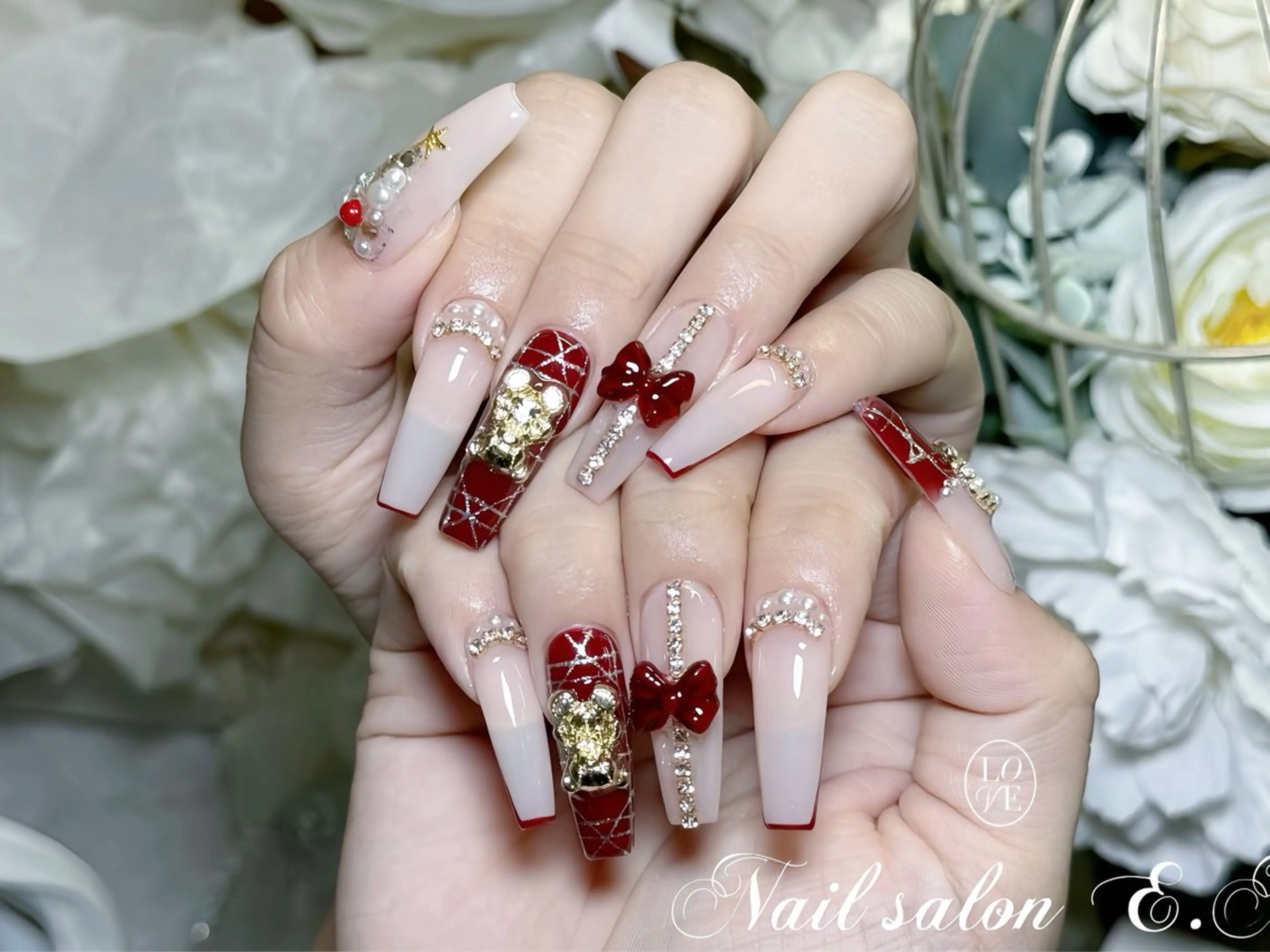 ネイル アートネイル オーロラネイル ガーリー キラキラネイル 韓国ネイル ハンドネイル E.N🦋 長さ出し/持ち込みのネイルデザイン