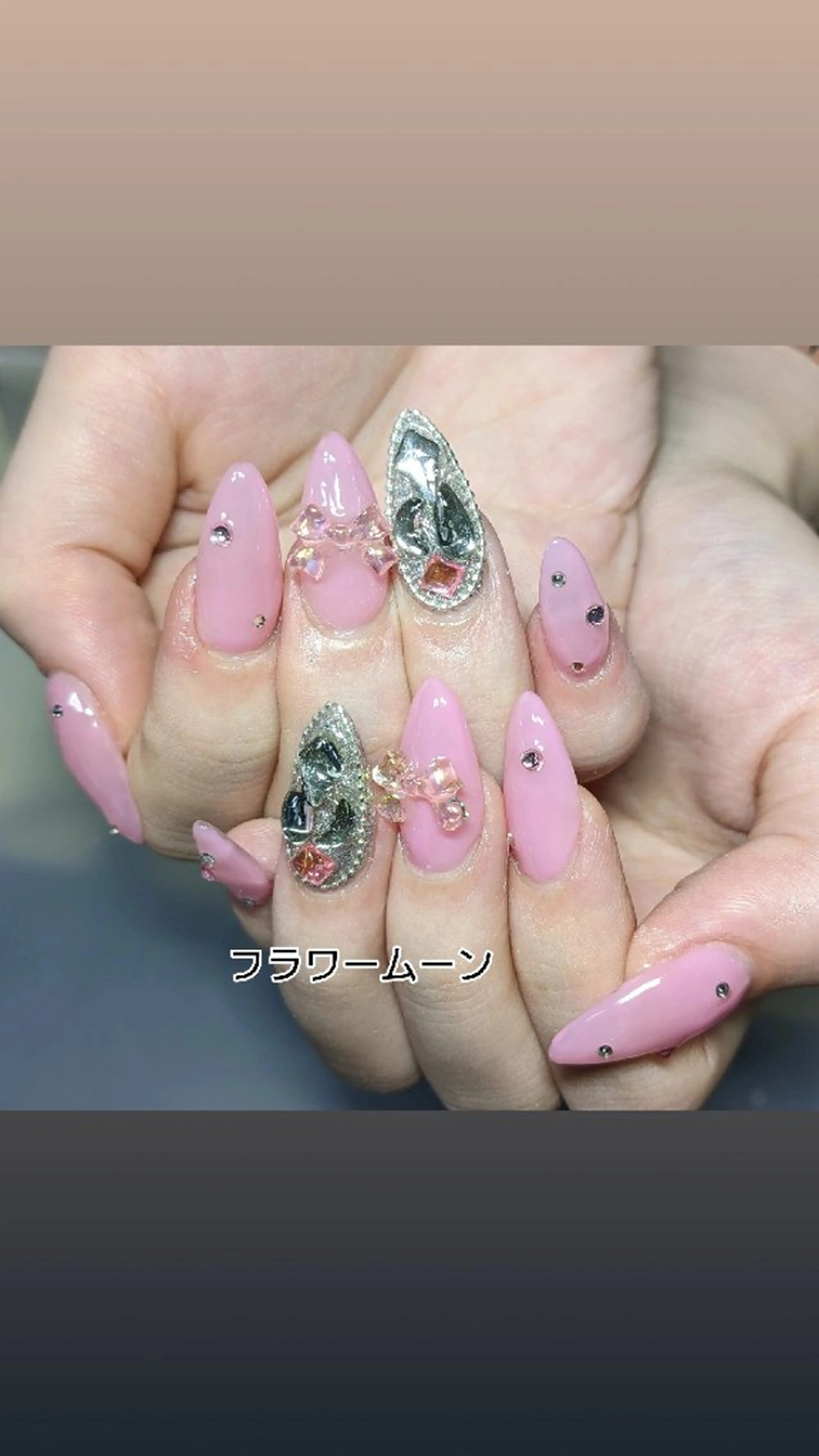 ネイル ハンドネイル ハンドケア フラワー ムーンのネイルデザイン