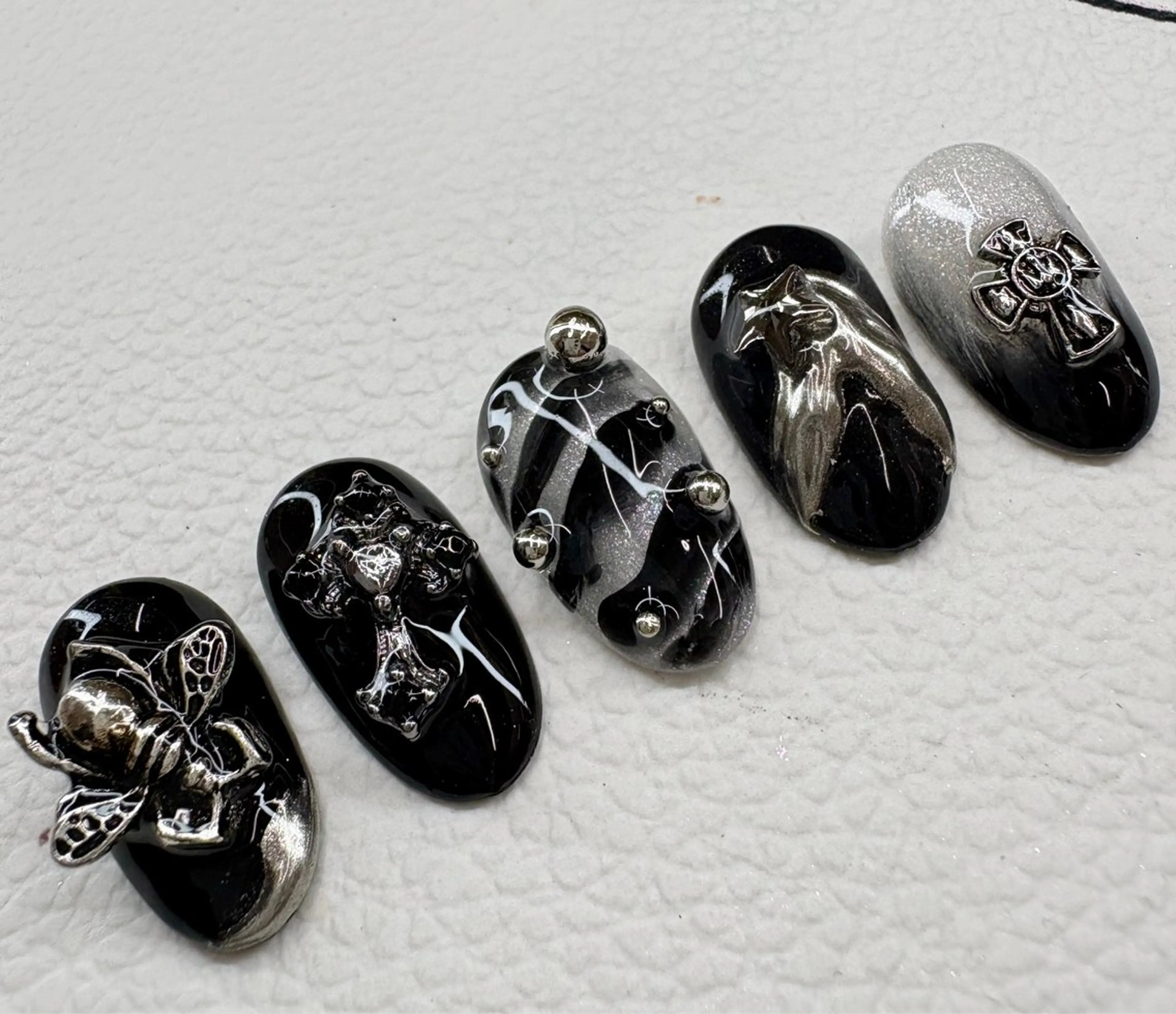 ネイル AngelChris ビューティーサロンのネイルデザイン