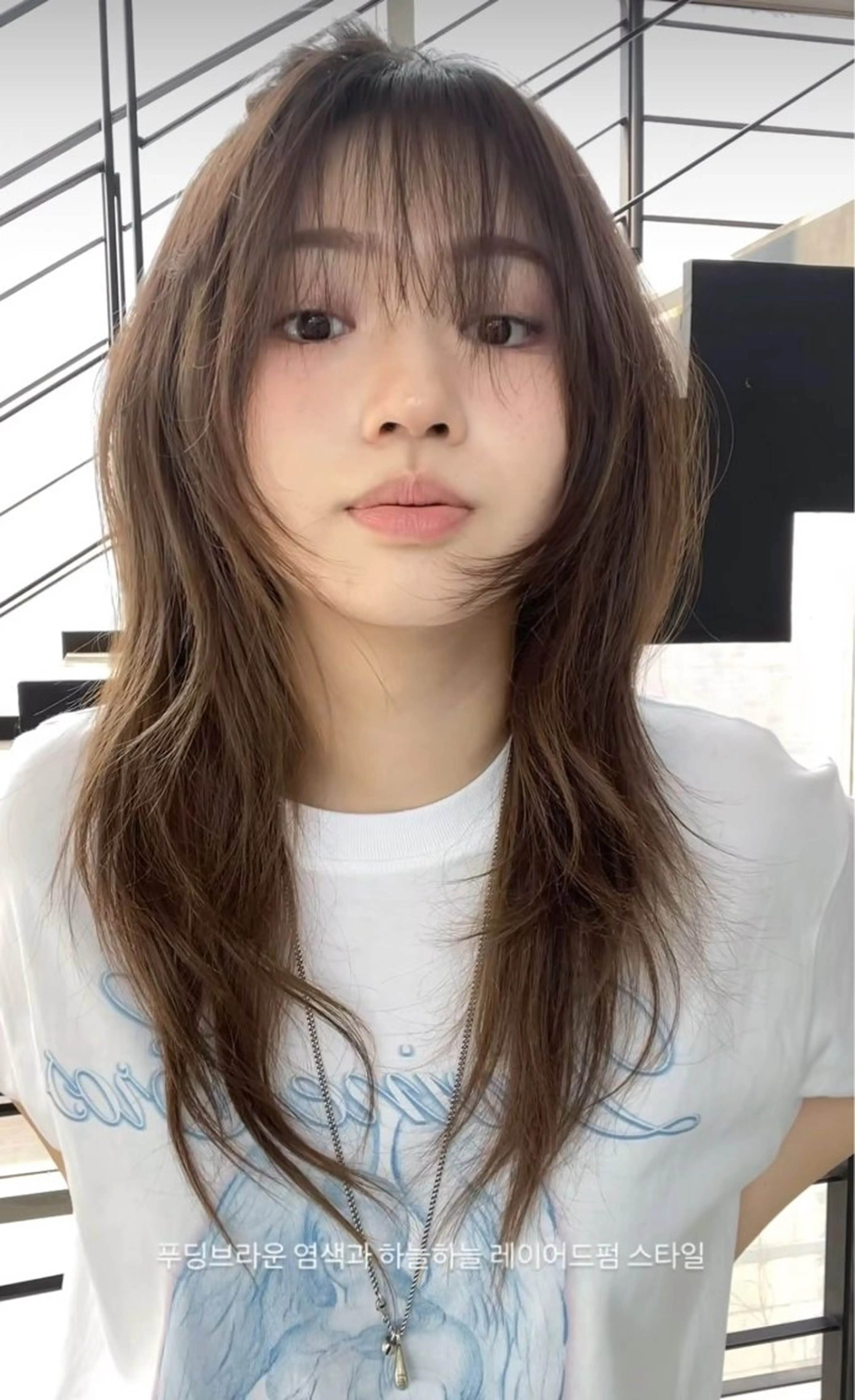 セミロング ハッシュカット 韓国アンニュイ/ アミのヘアスタイル