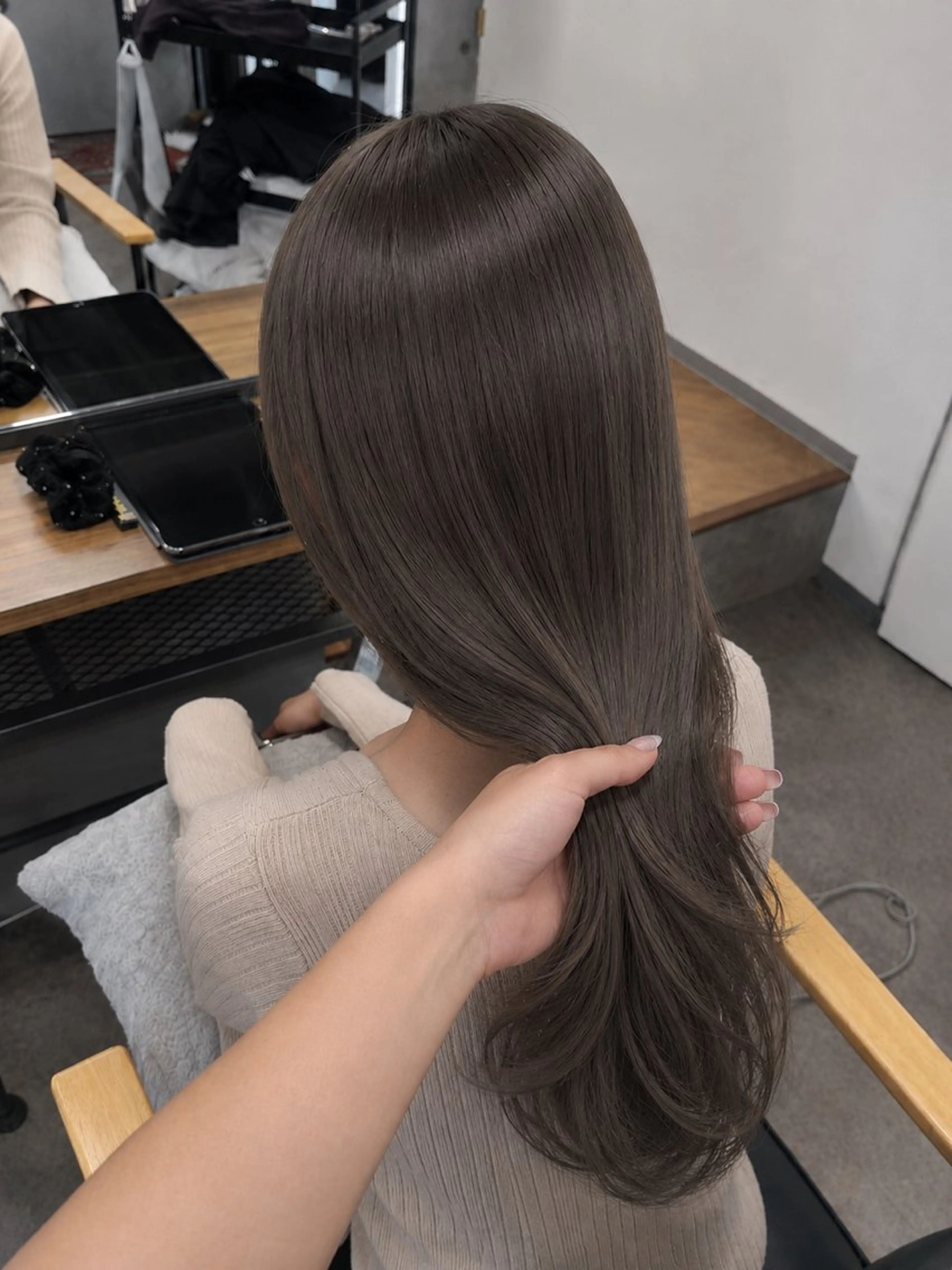 セミロング カット ヘアカラー トリートメント hikaru💘髪質 改善 透明感カラーのヘアスタイル