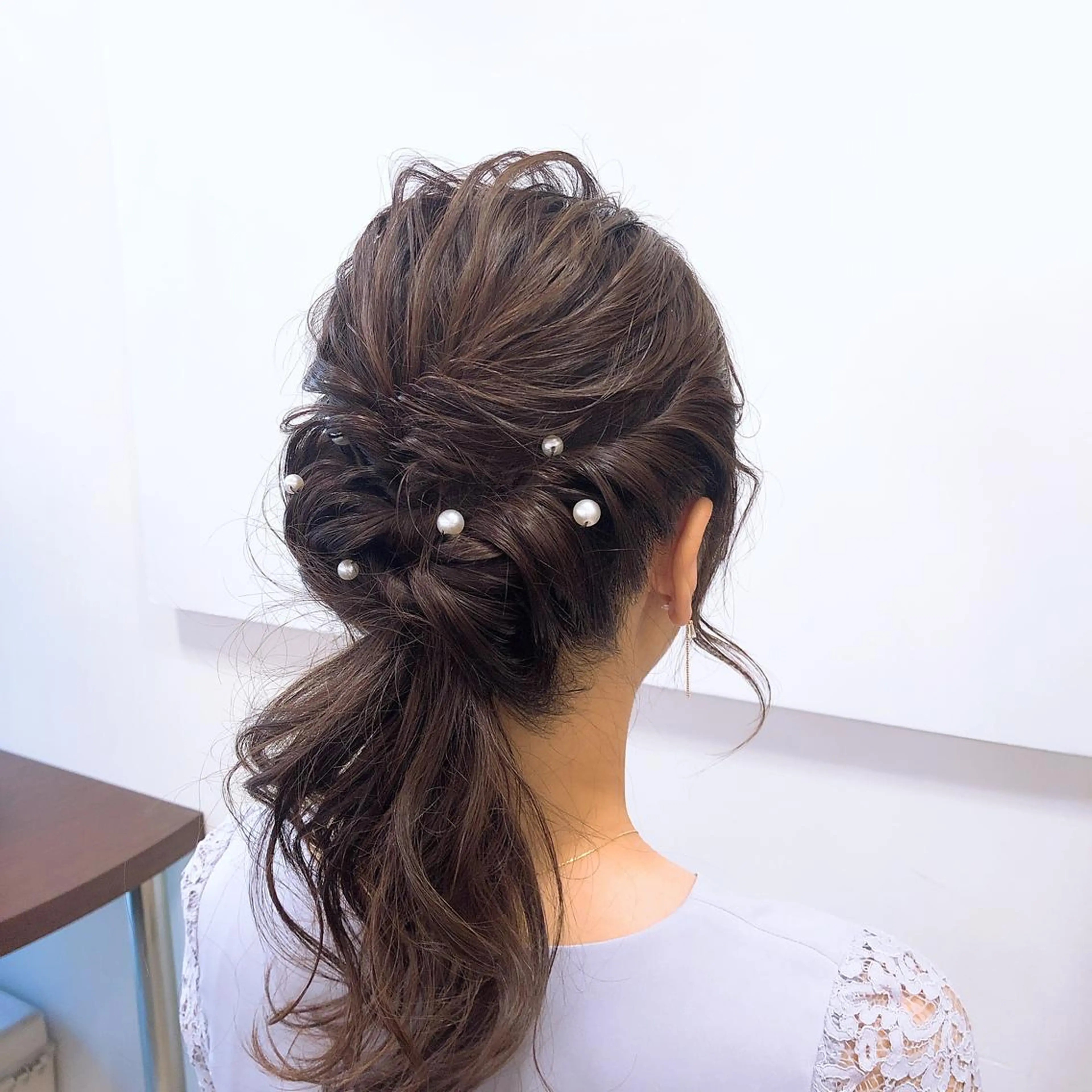 セミロング 顔周りの垢抜けヘア 立山愛梨のヘアスタイル