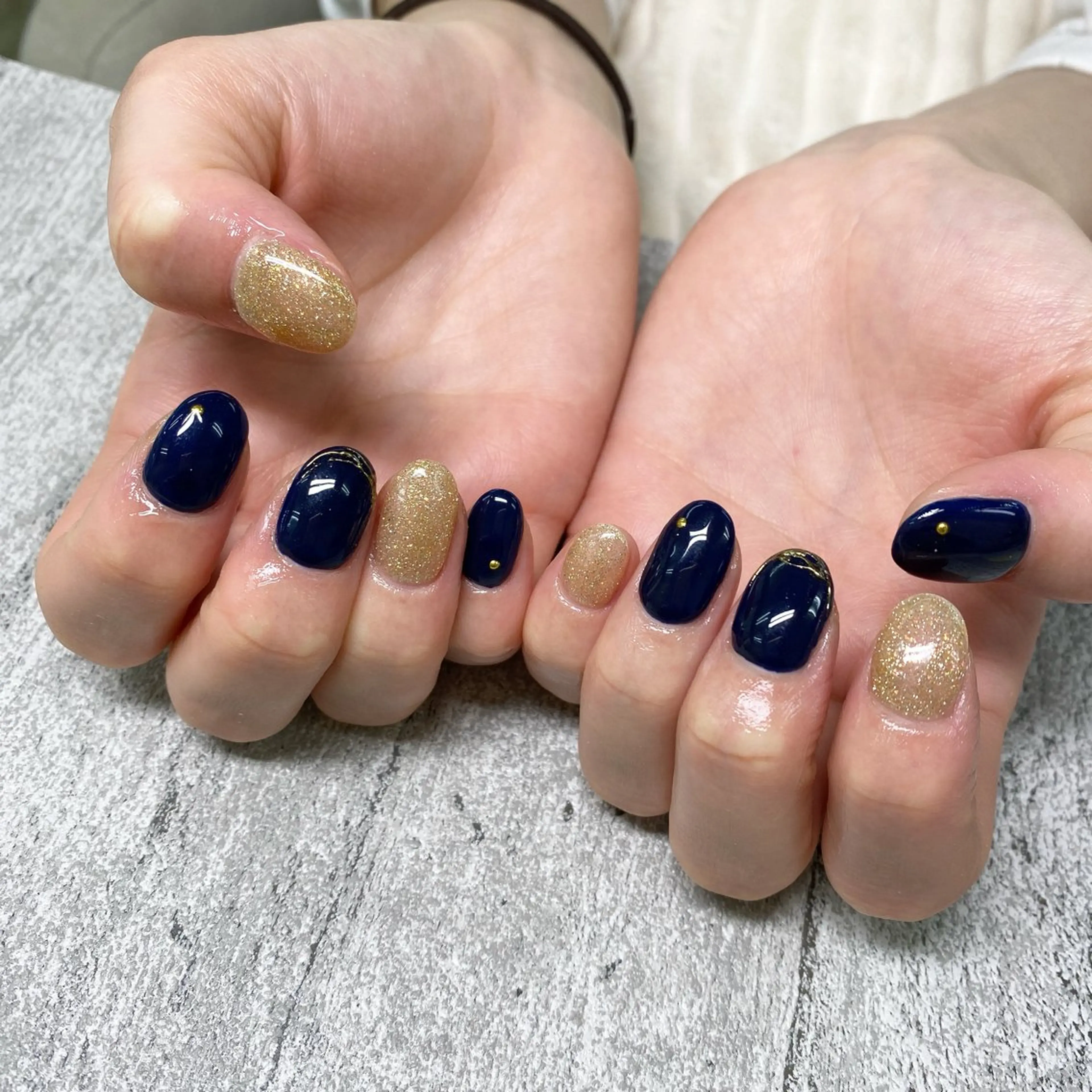 ネイル ハンドネイル Bianca🩶 TAMIYAのネイルデザイン