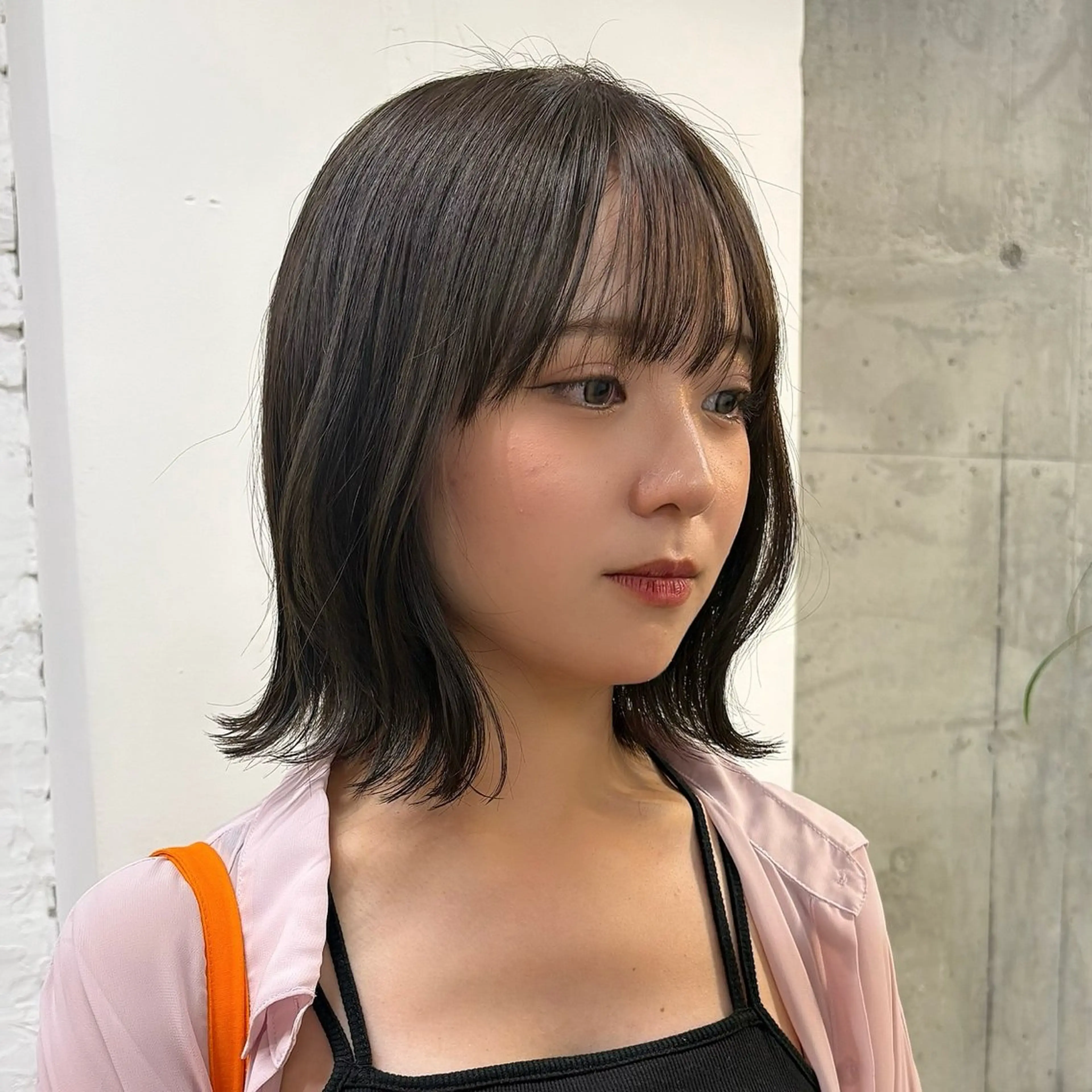 ミディアム カラー 透明感カラー カット ヘアカラー トリートメント mina / 透明感ベージュカラーのヘアスタイル