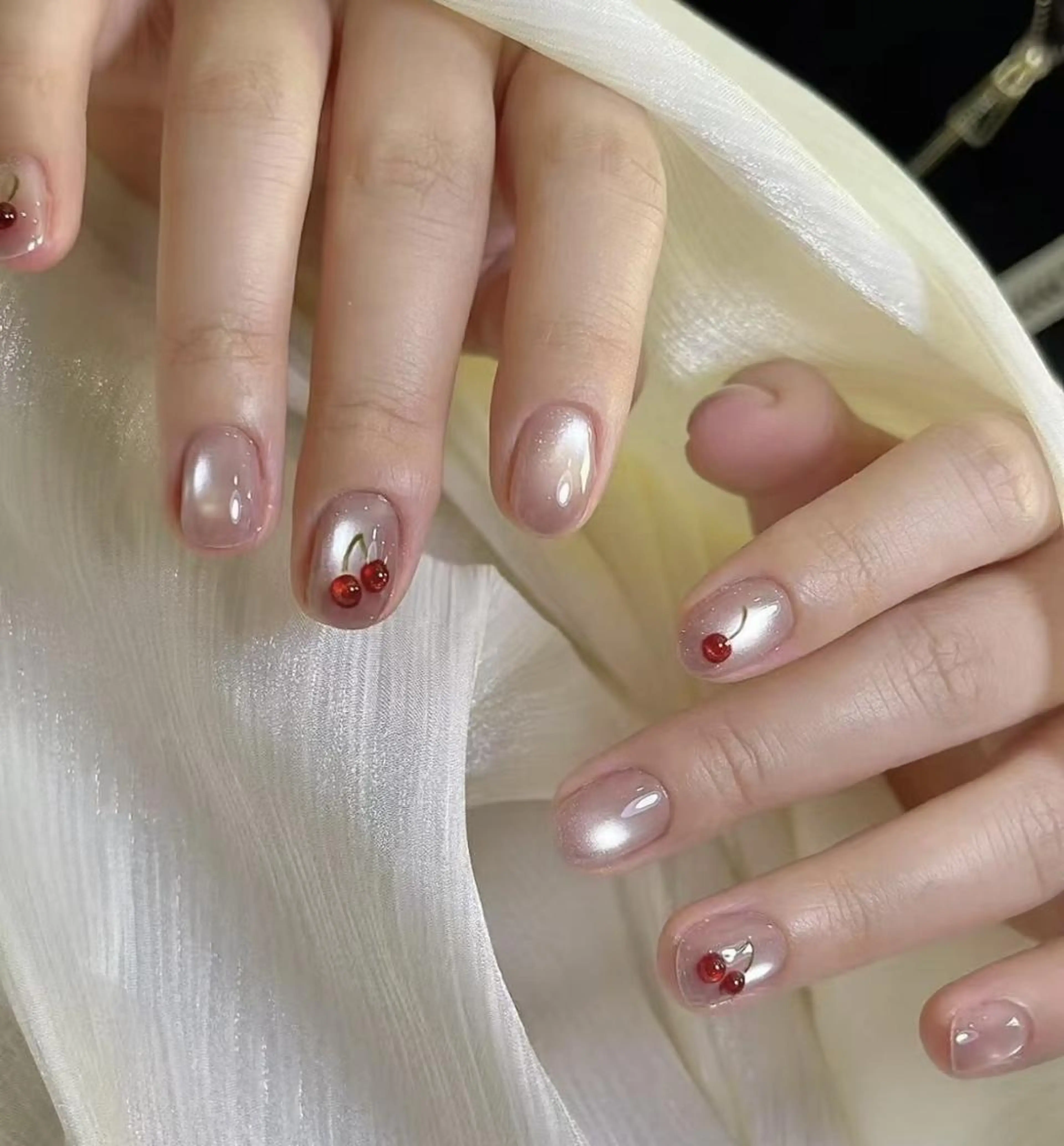 ネイル ハンドネイル チョウ シイのネイルデザイン