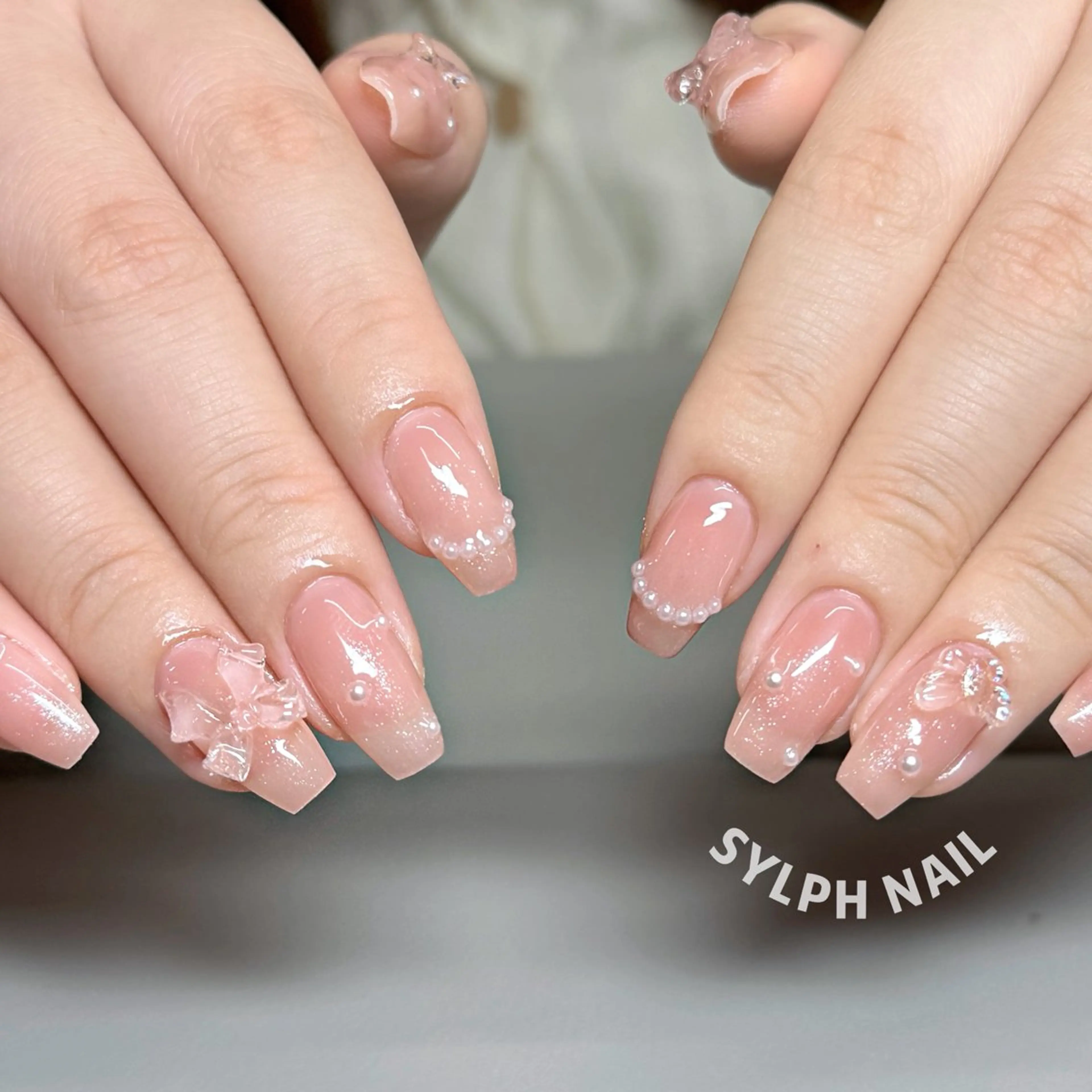 ネイル オーロラネイル 長さ出し フレンチネイル ジェルネイル ガラスフレンチ ハンドネイル Rela・S NAILのネイルデザイン