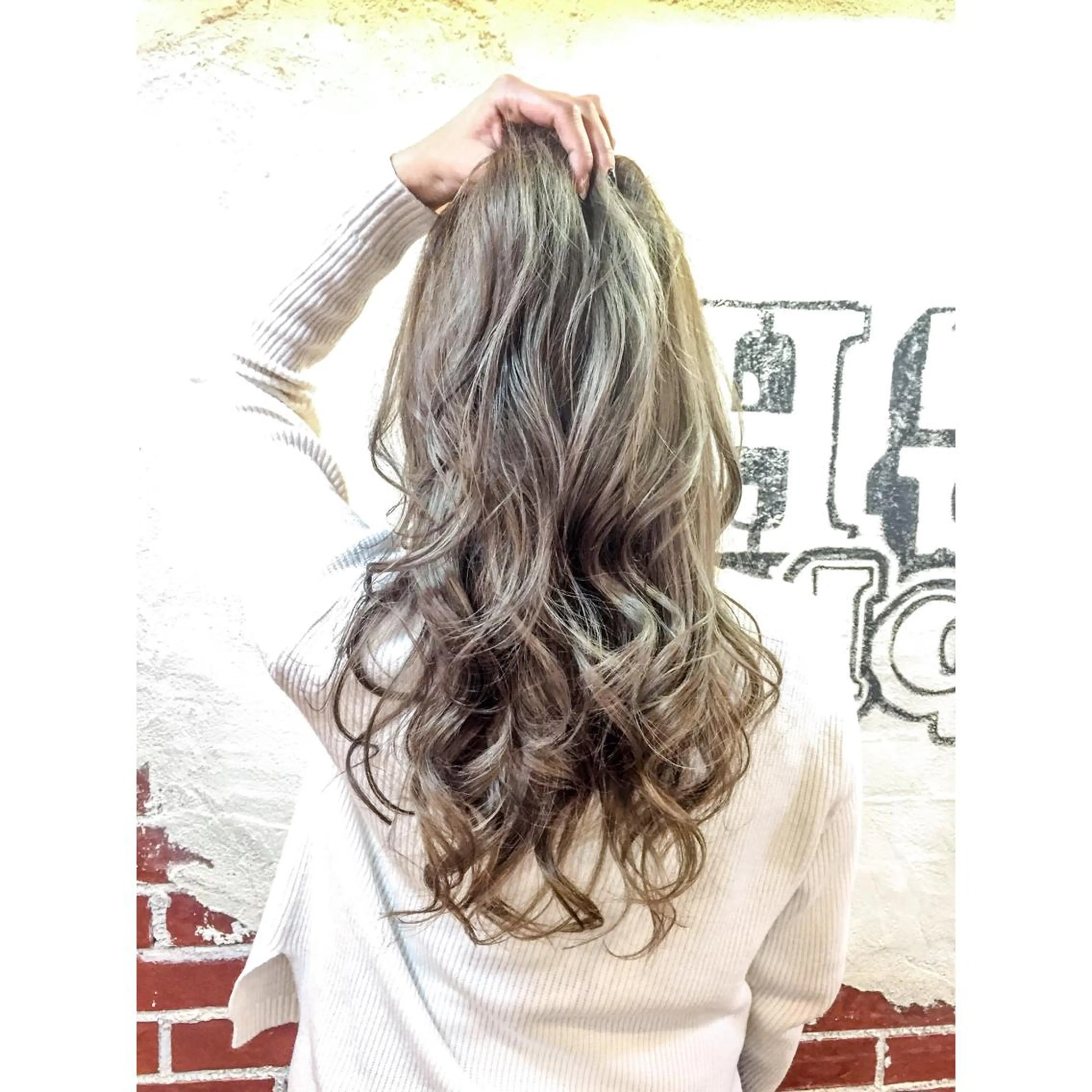ロング EIGHT plum TOKIOリミテッドのヘアスタイル