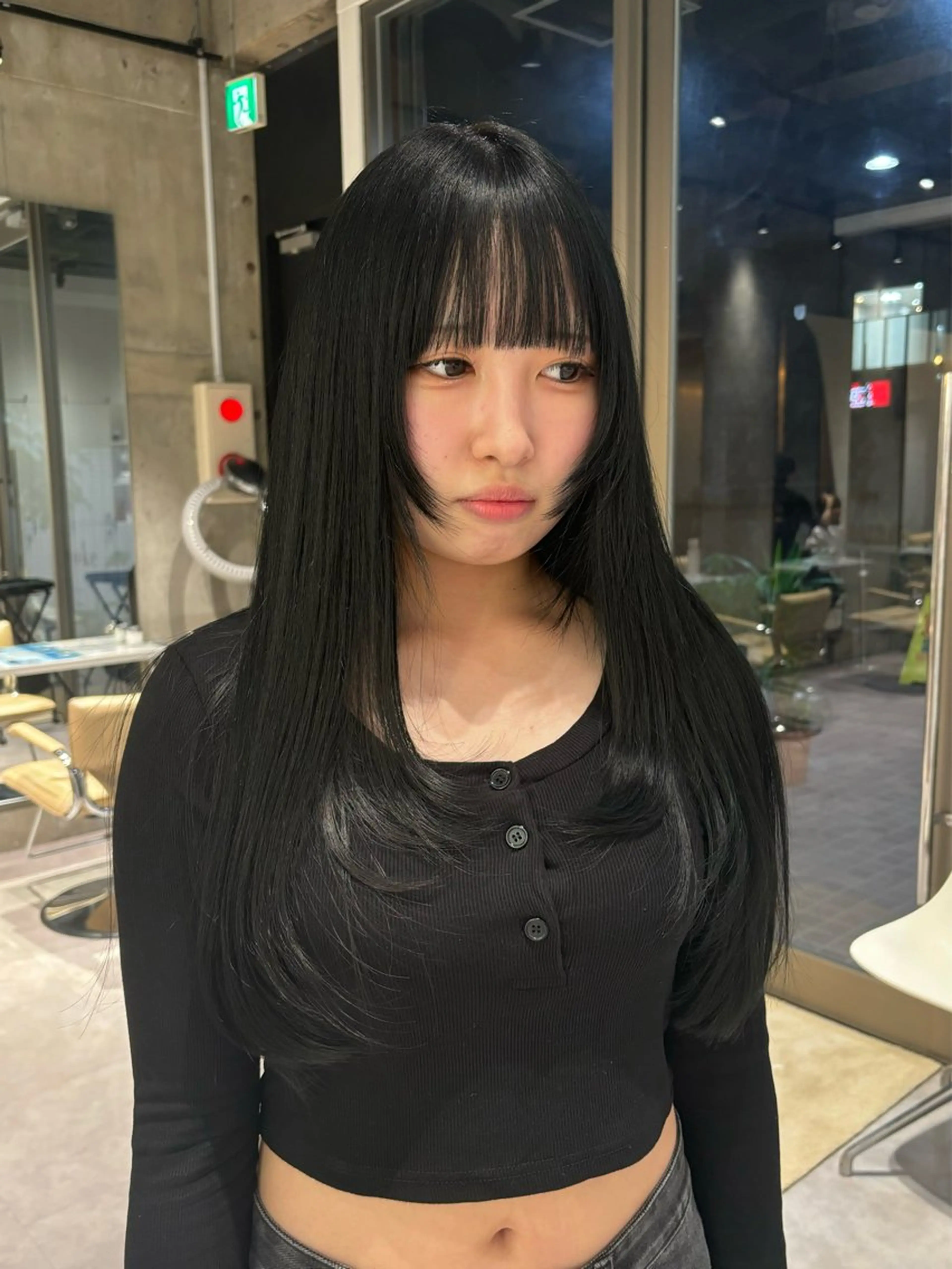 ロング カラー ロングレイヤー 顔周りカット レイヤーカット ロング カット ヘアカラー mina🪐立川駅/ 無料ショートカットのヘアスタイル